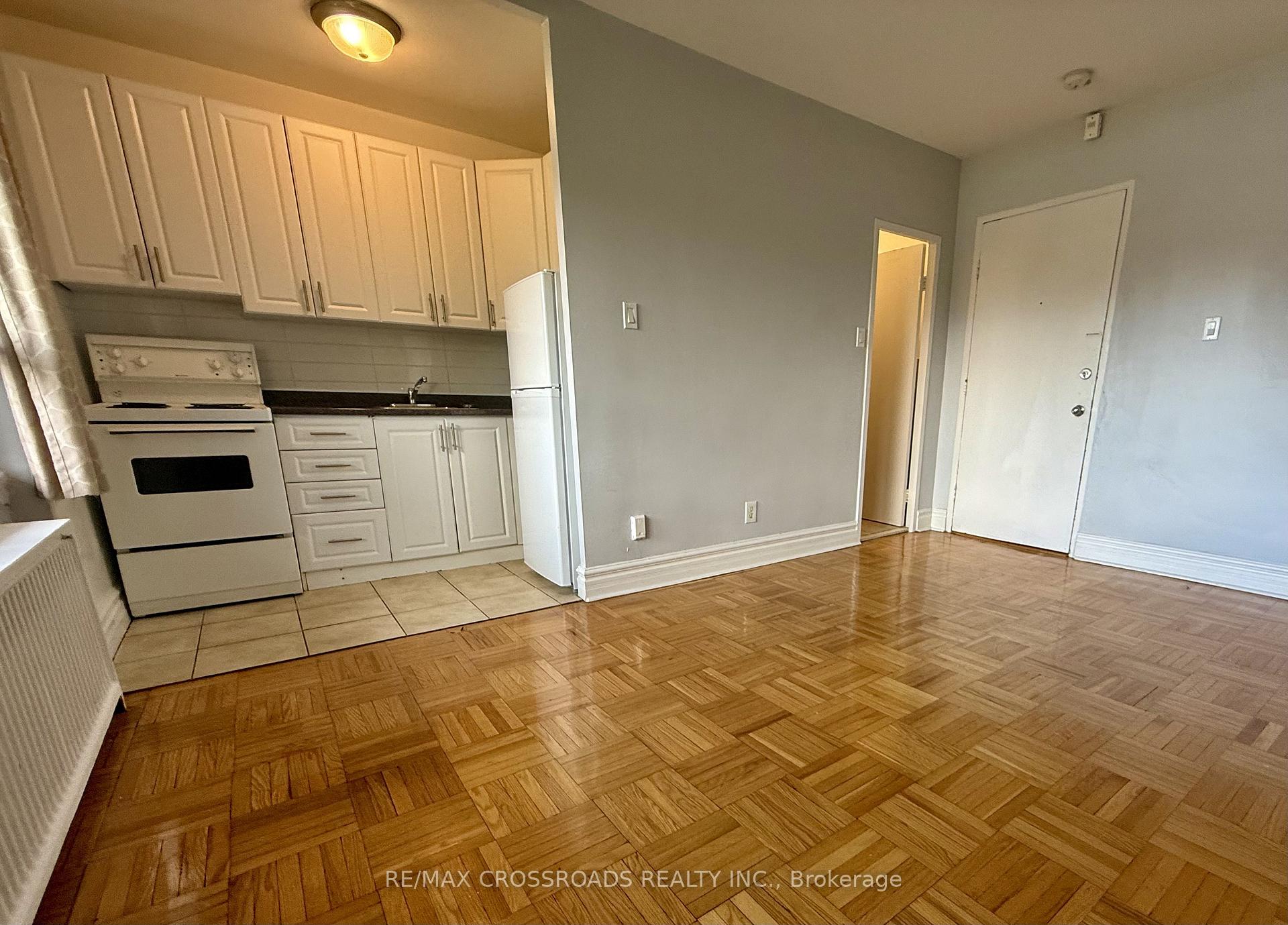 Photo 4 of Unit 302, 2770 Yonge Street, Toronto, Lawrence Park South — HOMEH