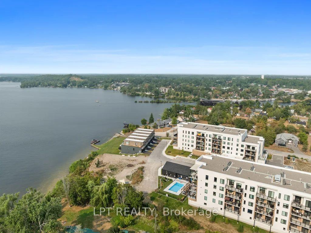 Photo 3 of Unit 402, 19B West Street N, Kawartha Lakes, Fenelon Falls — HOMEH