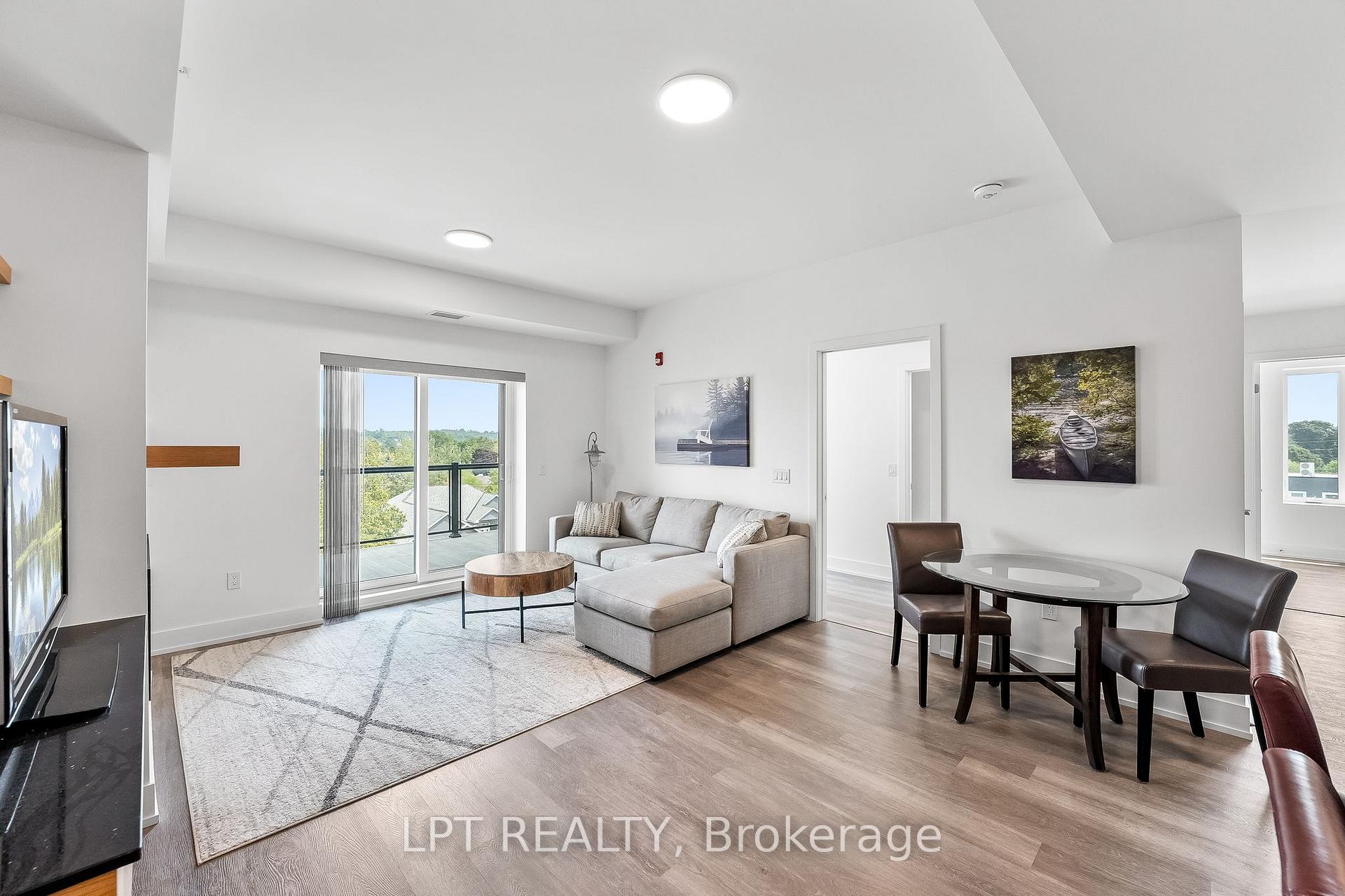 Photo 9 of Unit 402, 19B West Street N, Kawartha Lakes, Fenelon Falls — HOMEH