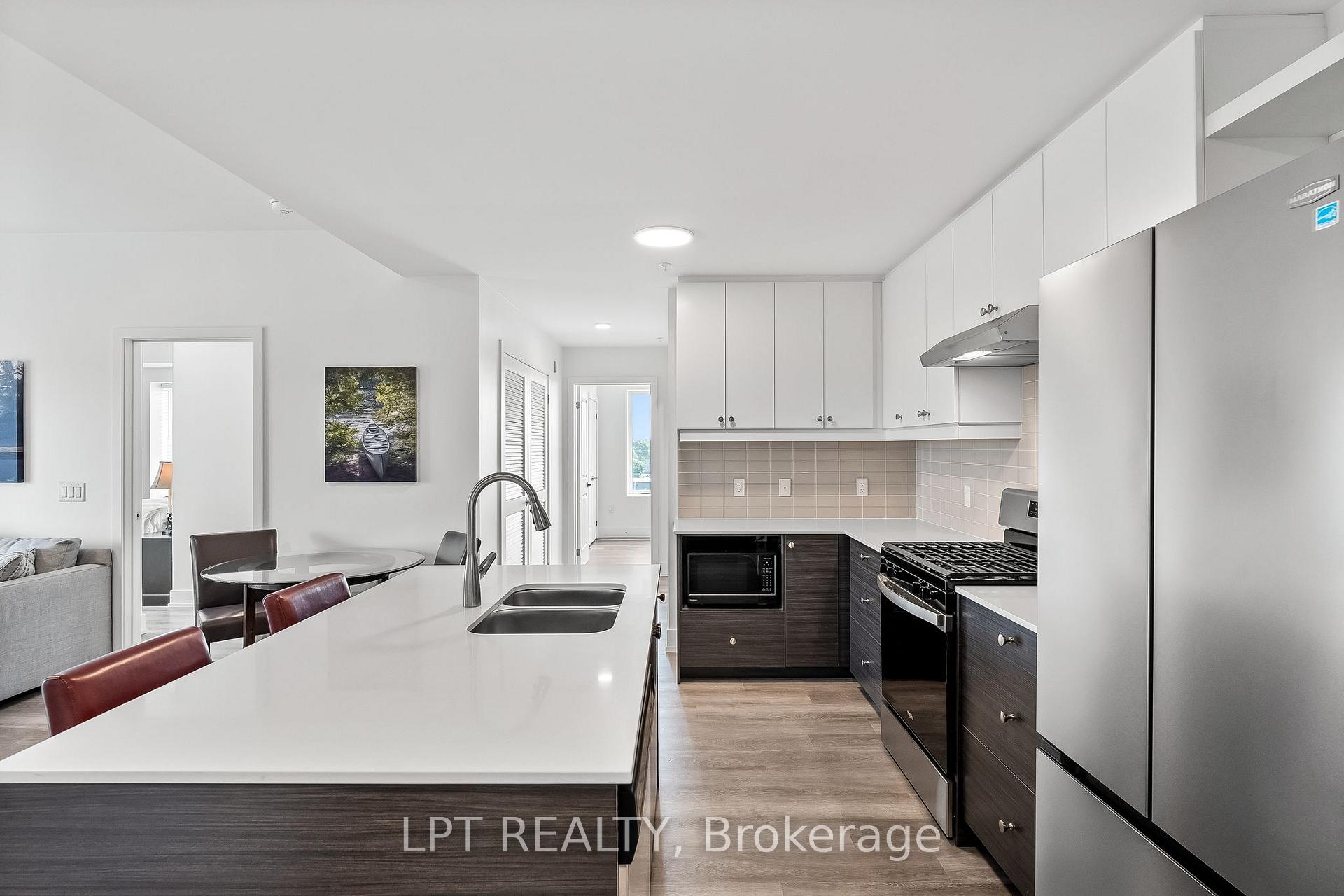 Photo 16 of Unit 402, 19B West Street N, Kawartha Lakes, Fenelon Falls — HOMEH