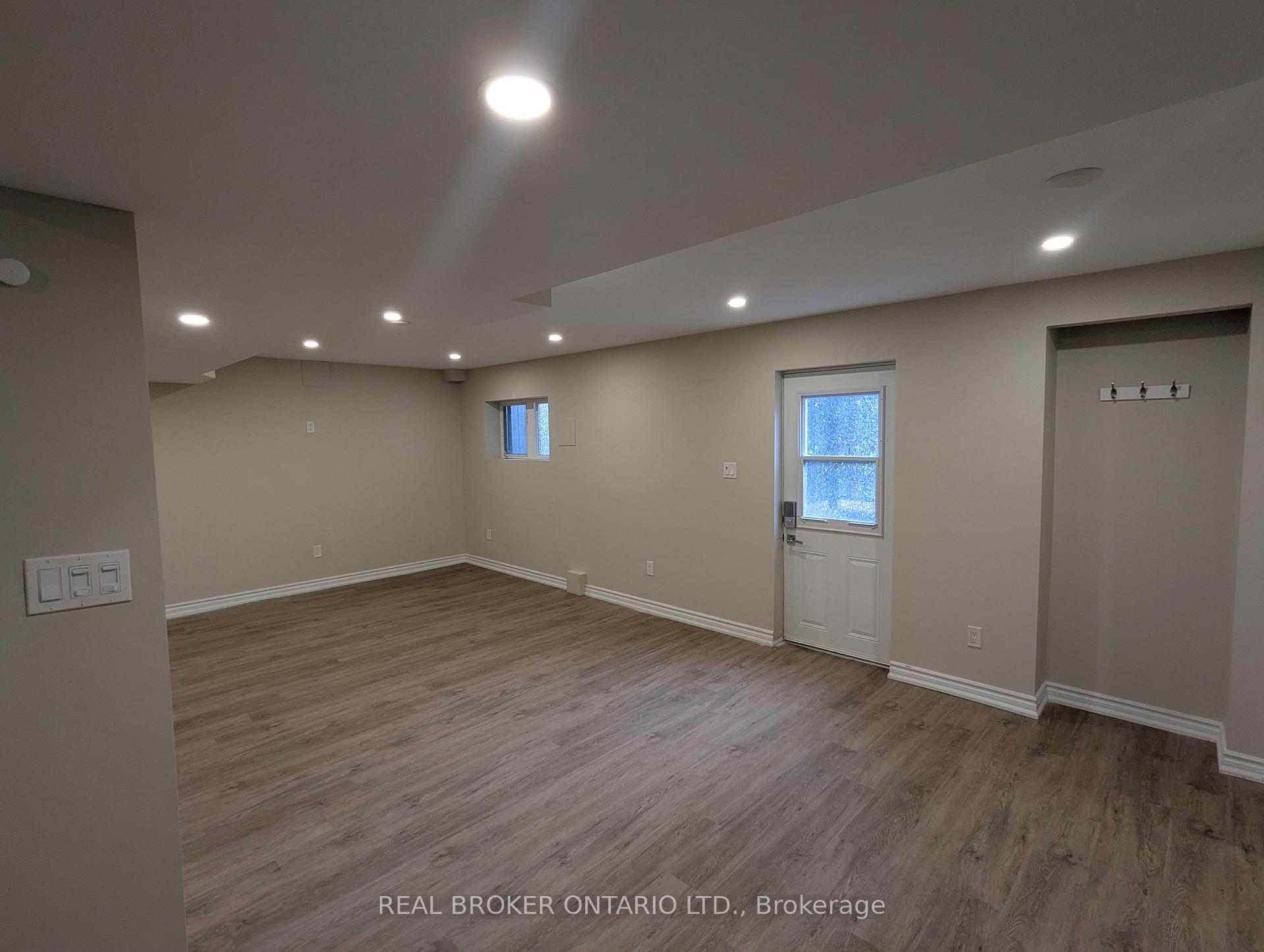 Photo 3 of Unit BSMT, 37 Hubner Drive, Richmond Hill, Oak Ridges — HOMEH