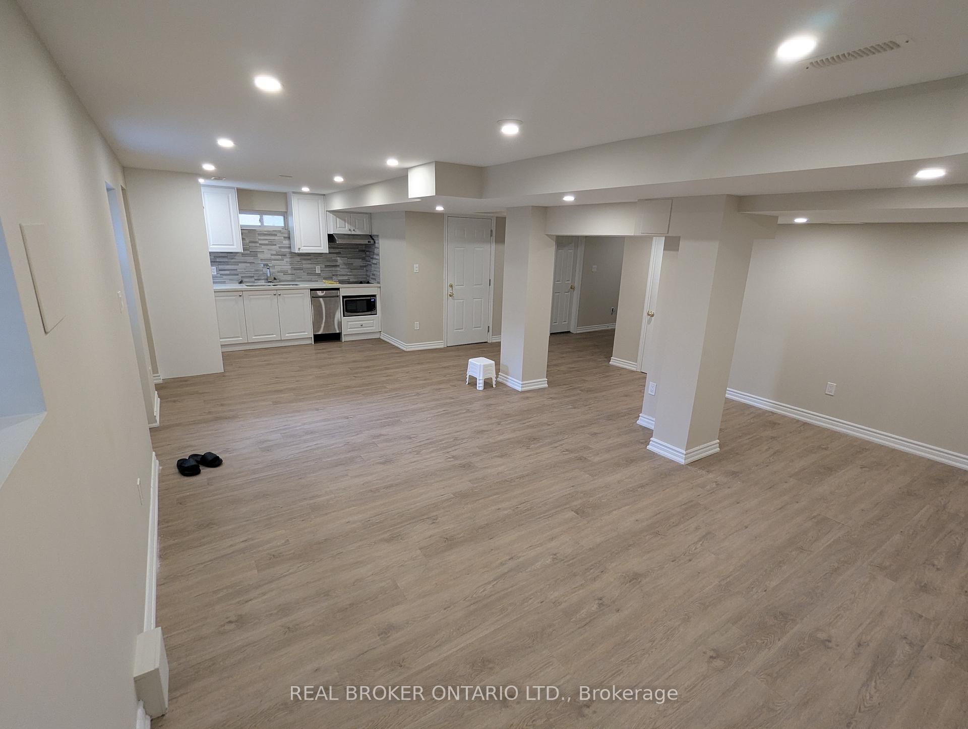 Photo 4 of Unit BSMT, 37 Hubner Drive, Richmond Hill, Oak Ridges — HOMEH