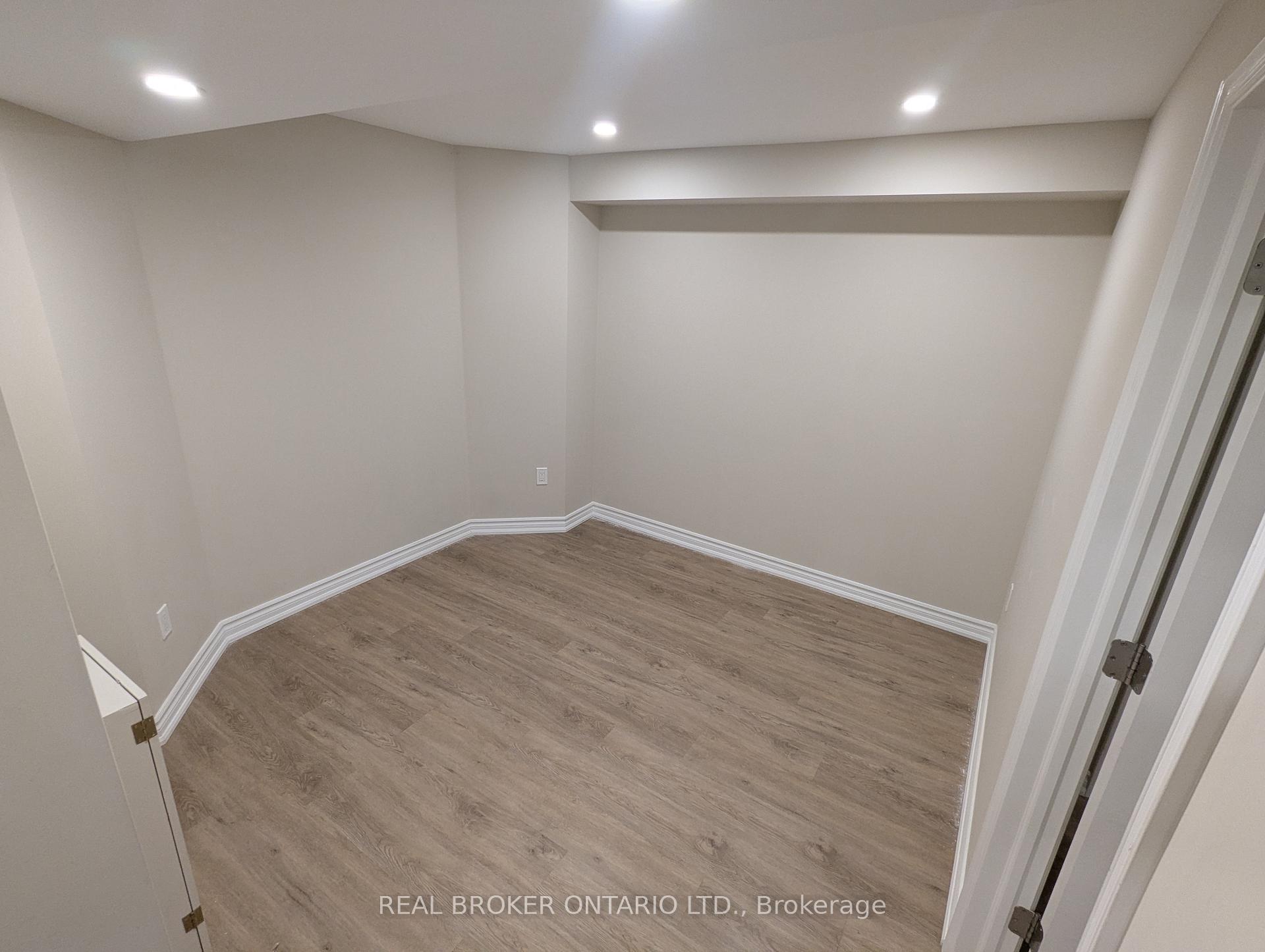 Photo 5 of Unit BSMT, 37 Hubner Drive, Richmond Hill, Oak Ridges — HOMEH