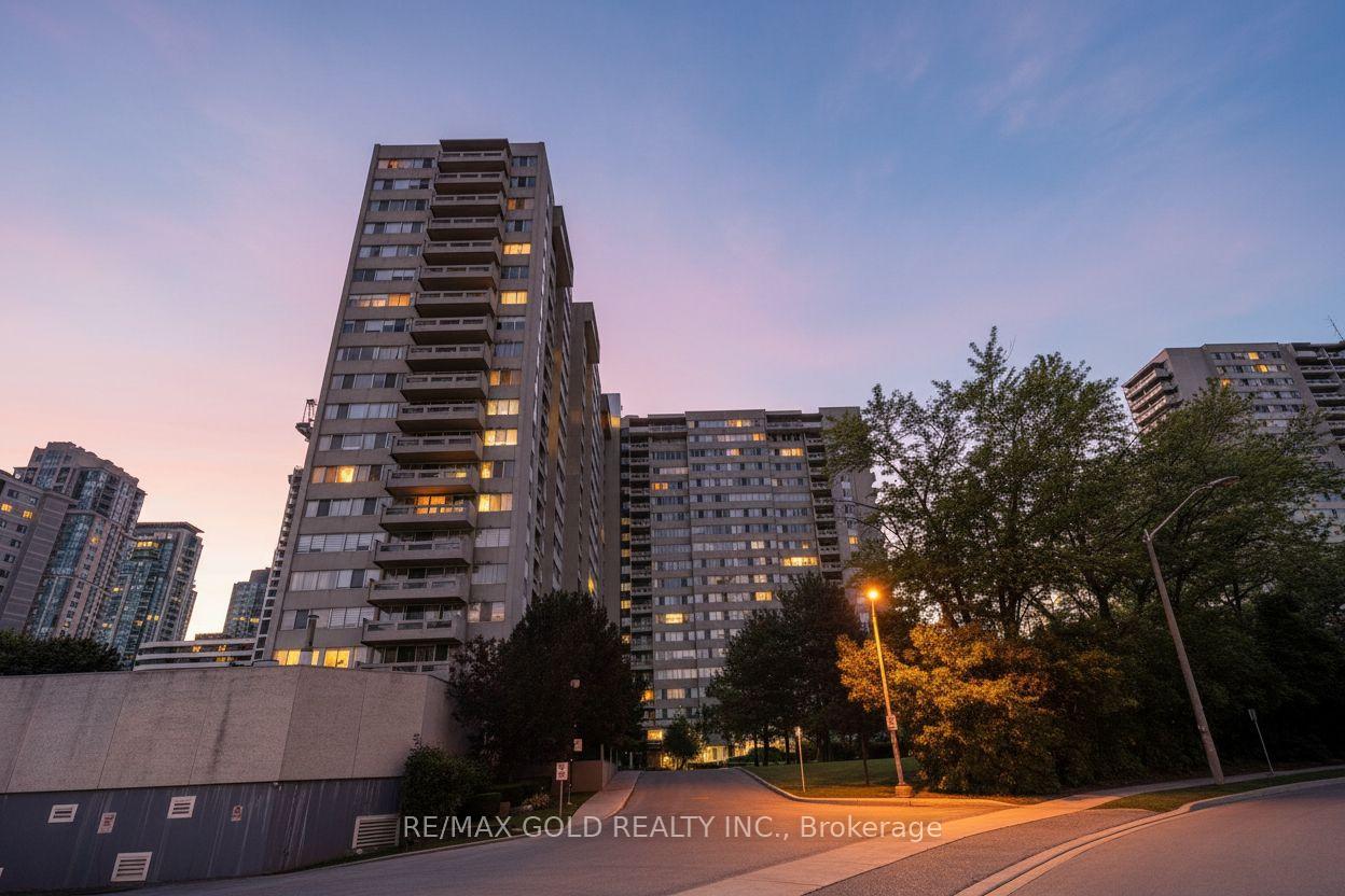 Photo 1 of Unit 1913, 3590 Kaneff Crescent, Mississauga, Mississauga Valleys — HOMEH