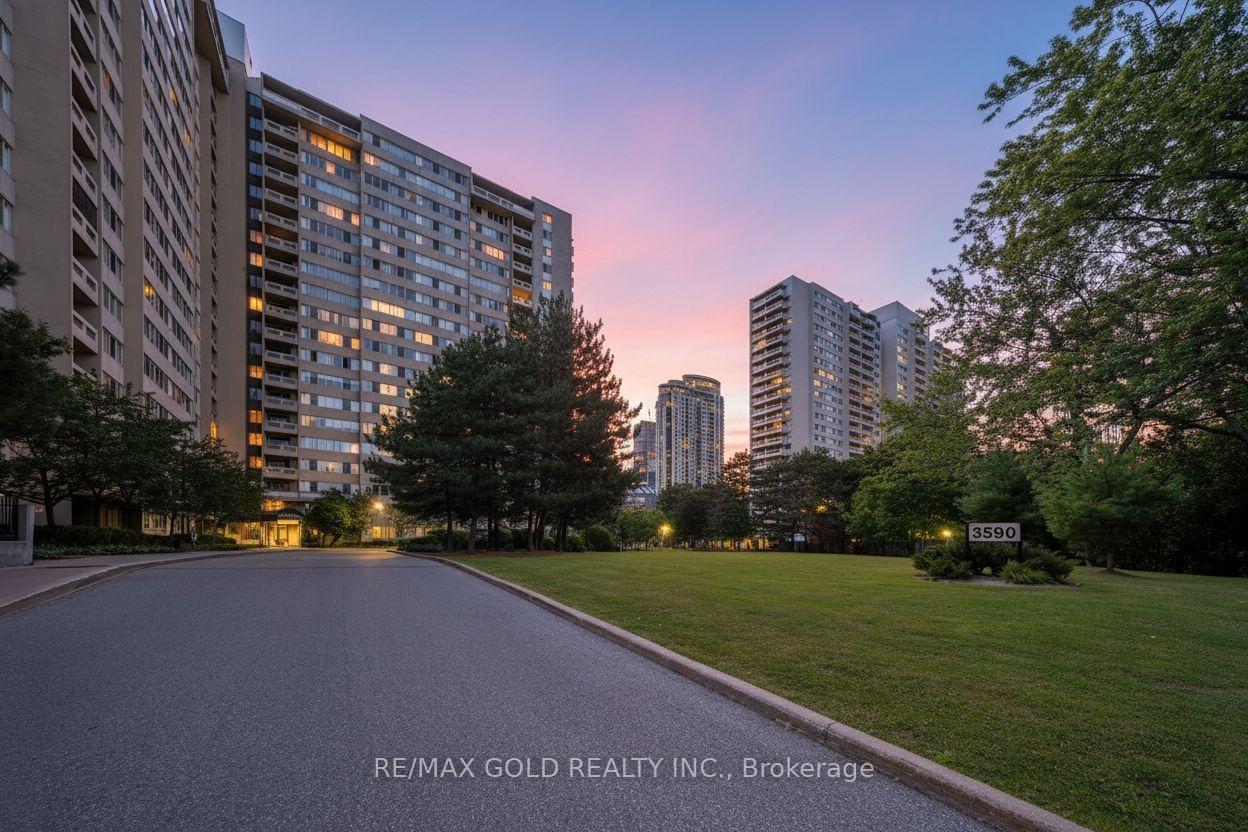 Photo 3 of Unit 1913, 3590 Kaneff Crescent, Mississauga, Mississauga Valleys — HOMEH