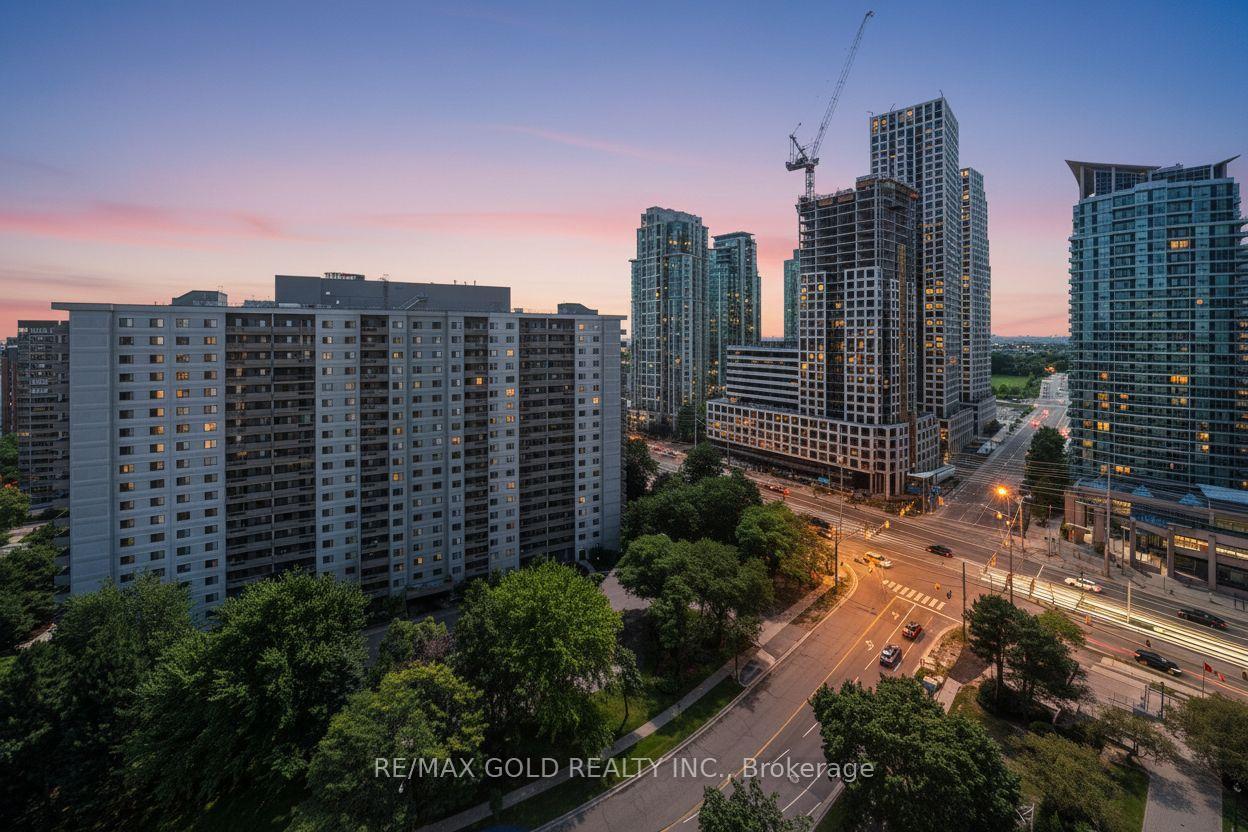 Photo 5 of Unit 1913, 3590 Kaneff Crescent, Mississauga, Mississauga Valleys — HOMEH