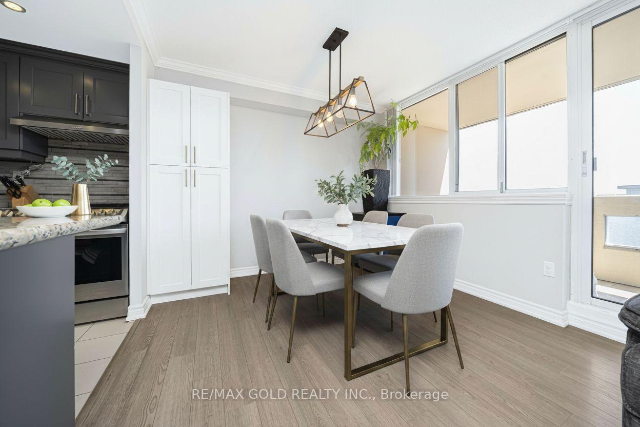 Photo 6 of Unit 1913, 3590 Kaneff Crescent, Mississauga, Mississauga Valleys — HOMEH