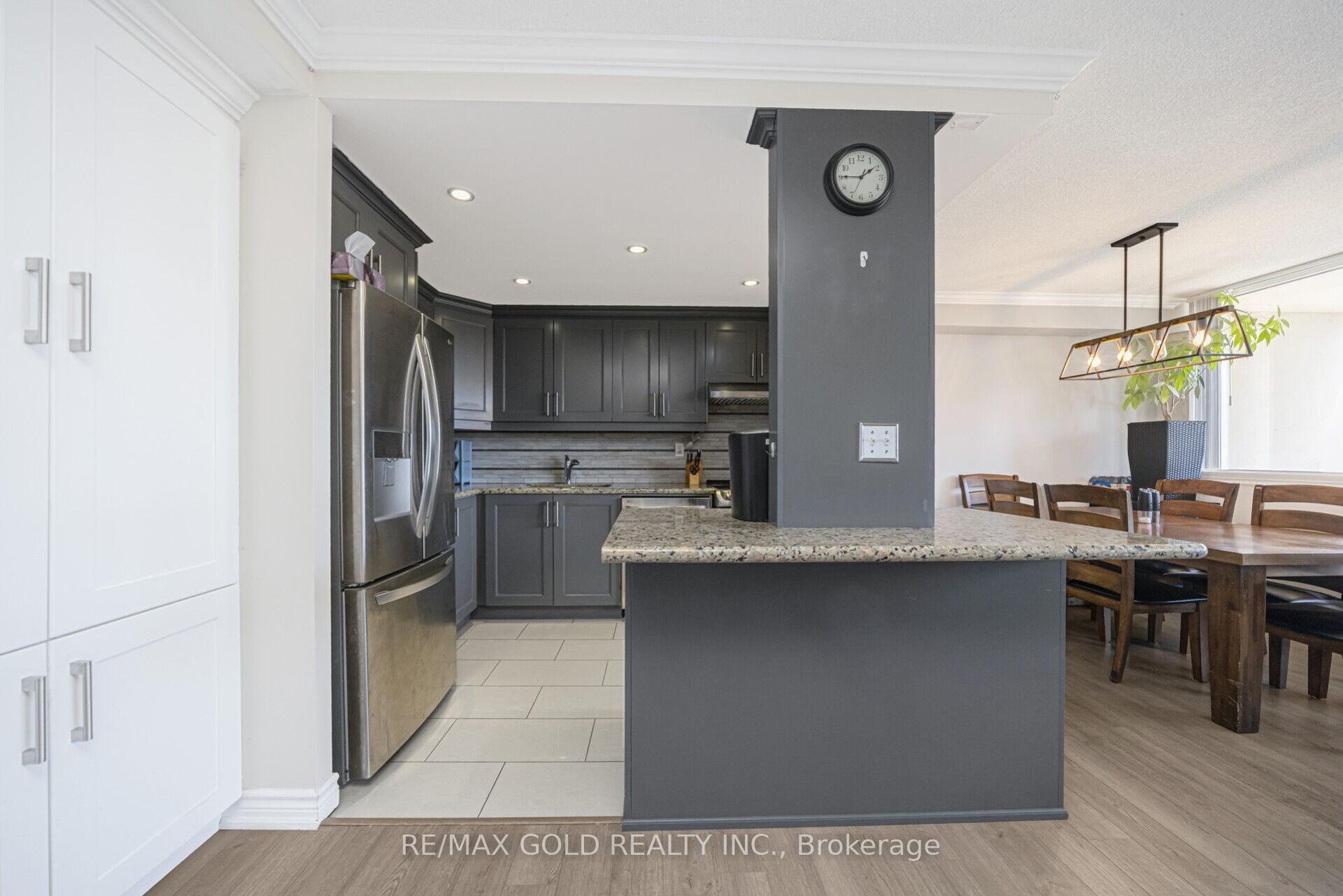 Photo 15 of Unit 1913, 3590 Kaneff Crescent, Mississauga, Mississauga Valleys — HOMEH