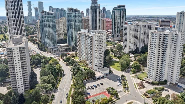 Photo 21 of Unit 1913, 3590 Kaneff Crescent, Mississauga, Mississauga Valleys — HOMEH