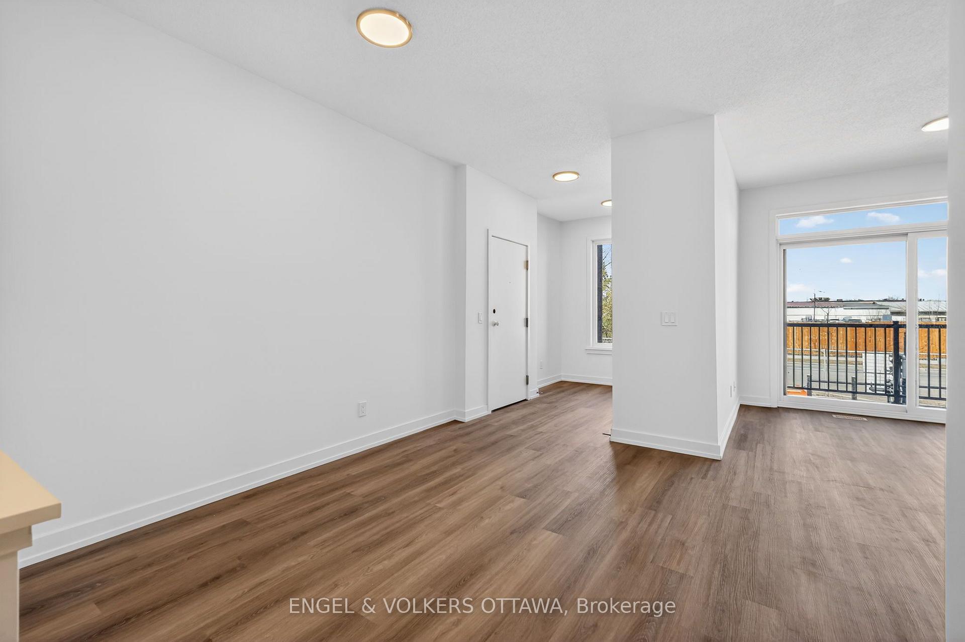 Photo 8 of 138 Stardust Private, Ottawa, Leitrim — HOMEH
