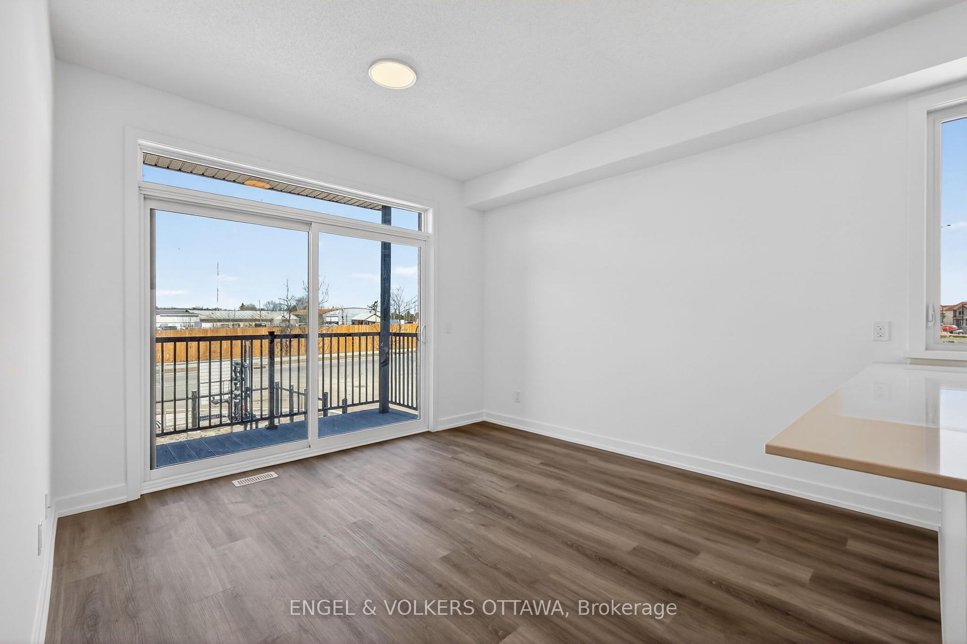 Photo 11 of 138 Stardust Private, Ottawa, Leitrim — HOMEH