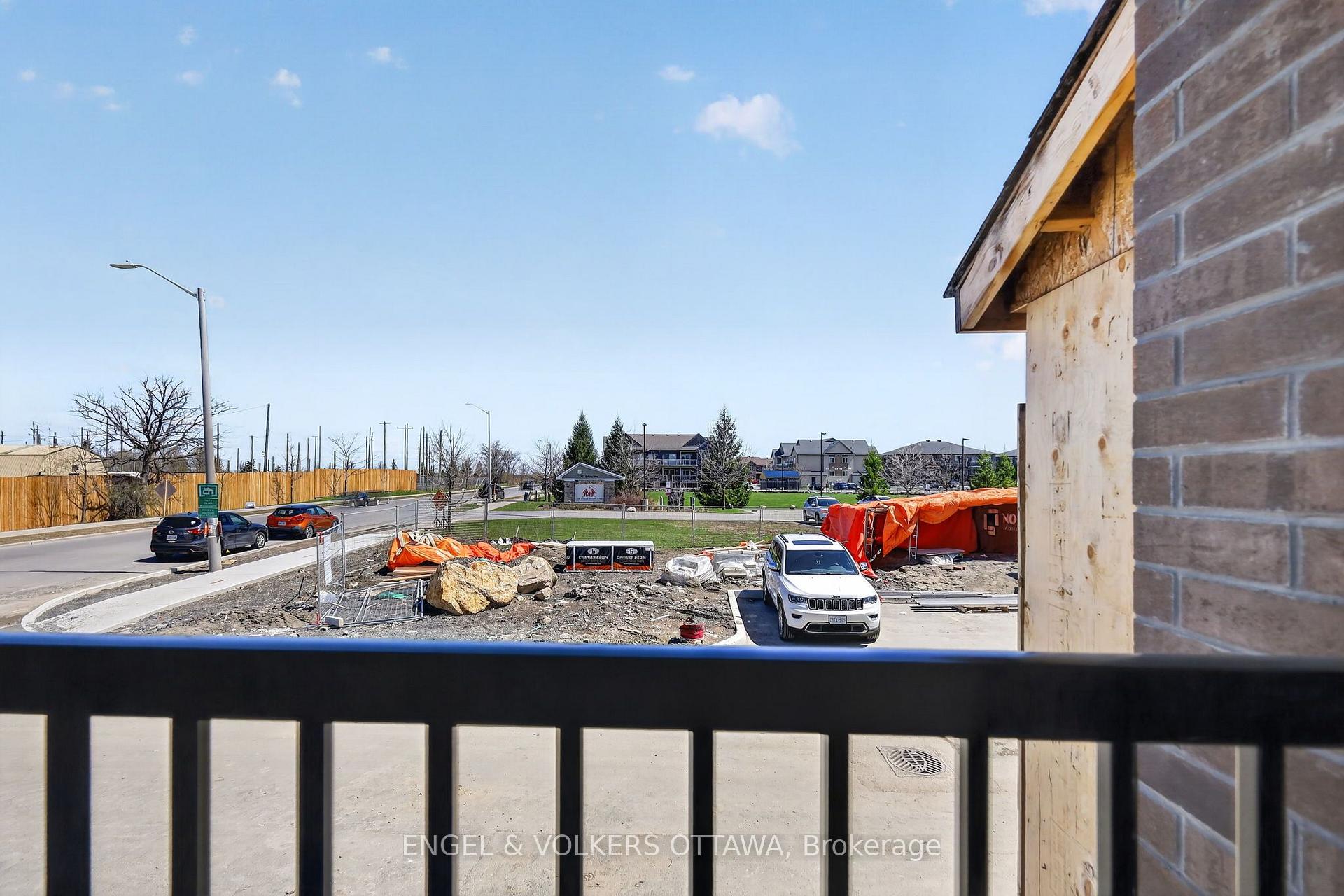 Photo 17 of 138 Stardust Private, Ottawa, Leitrim — HOMEH
