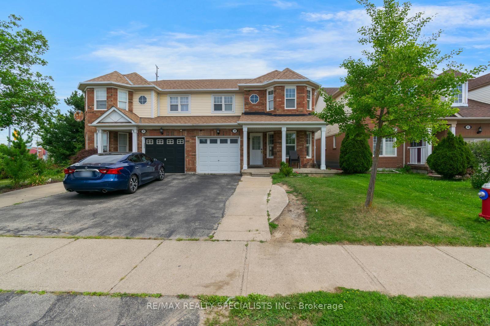 Photo 2 of 38 Sweetwood Circle, Brampton, Fletcher's Meadow — HOMEH