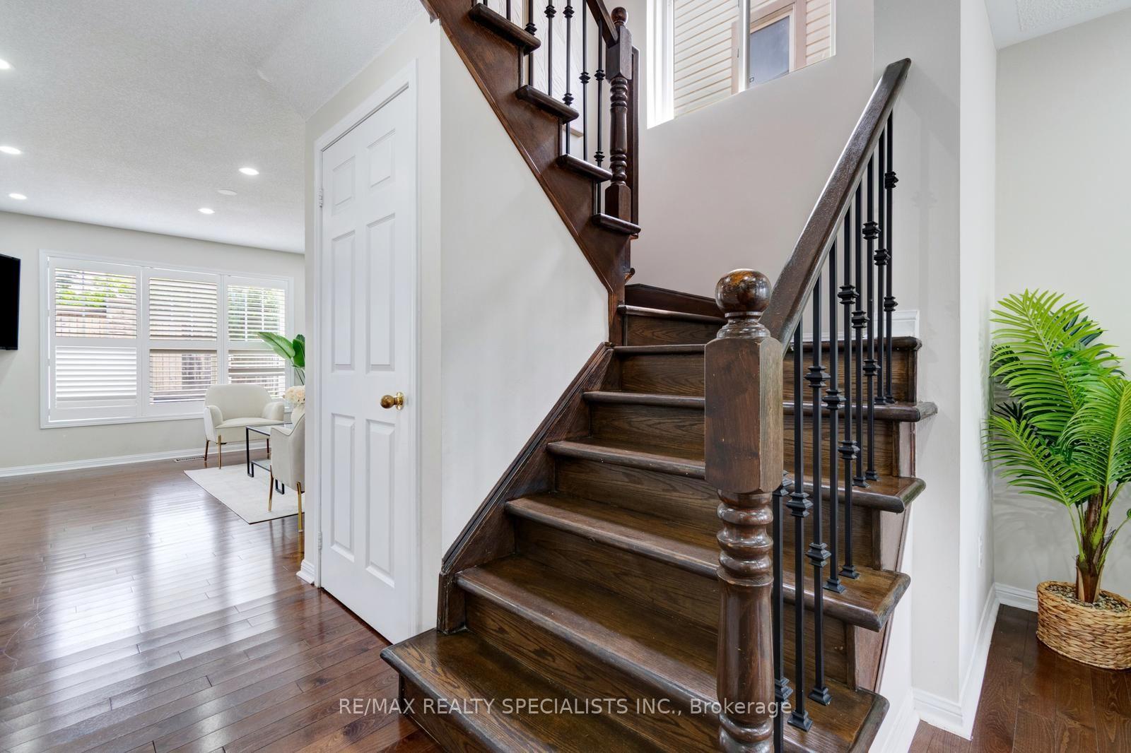 Photo 21 of 38 Sweetwood Circle, Brampton, Fletcher's Meadow — HOMEH