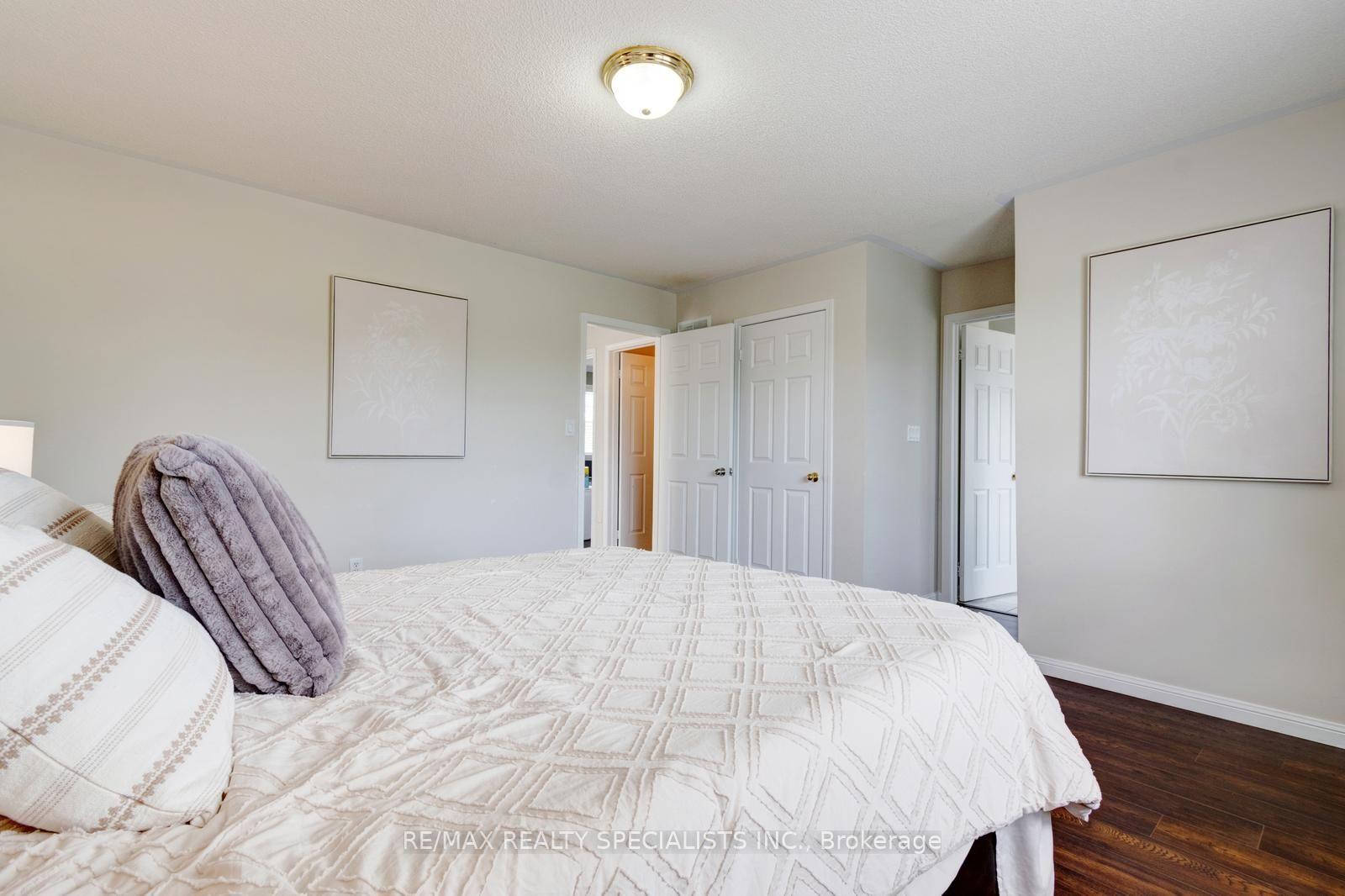 Photo 30 of 38 Sweetwood Circle, Brampton, Fletcher's Meadow — HOMEH