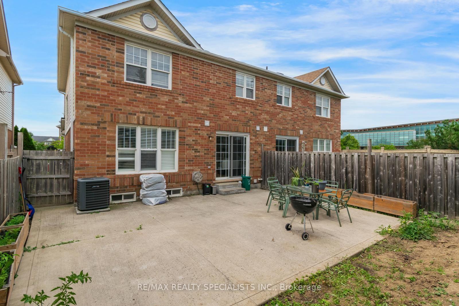 Photo 45 of 38 Sweetwood Circle, Brampton, Fletcher's Meadow — HOMEH