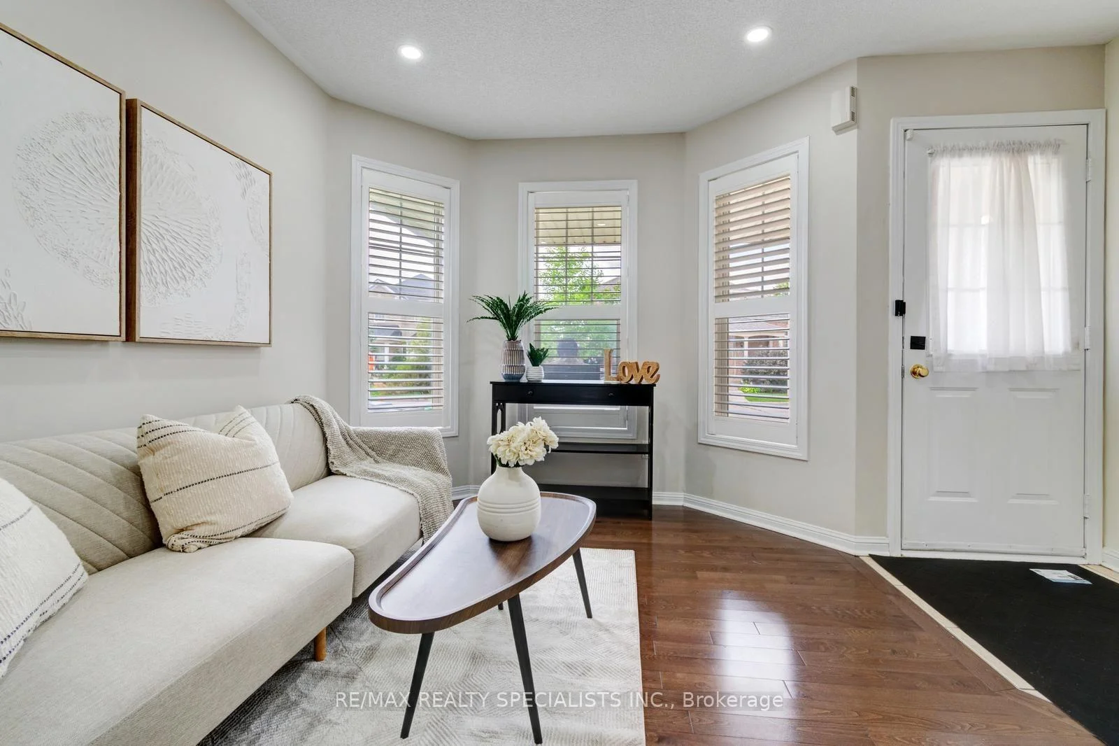 Photo 7 of 38 Sweetwood Circle, Brampton, Fletcher's Meadow — HOMEH