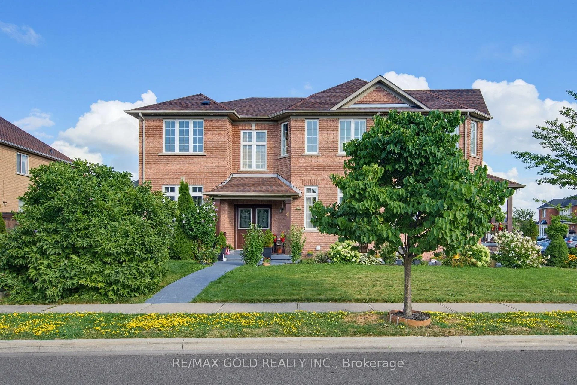 Photo 4 of 57 Quailvalley Drive, Brampton, Sandringham-Wellington — HOMEH