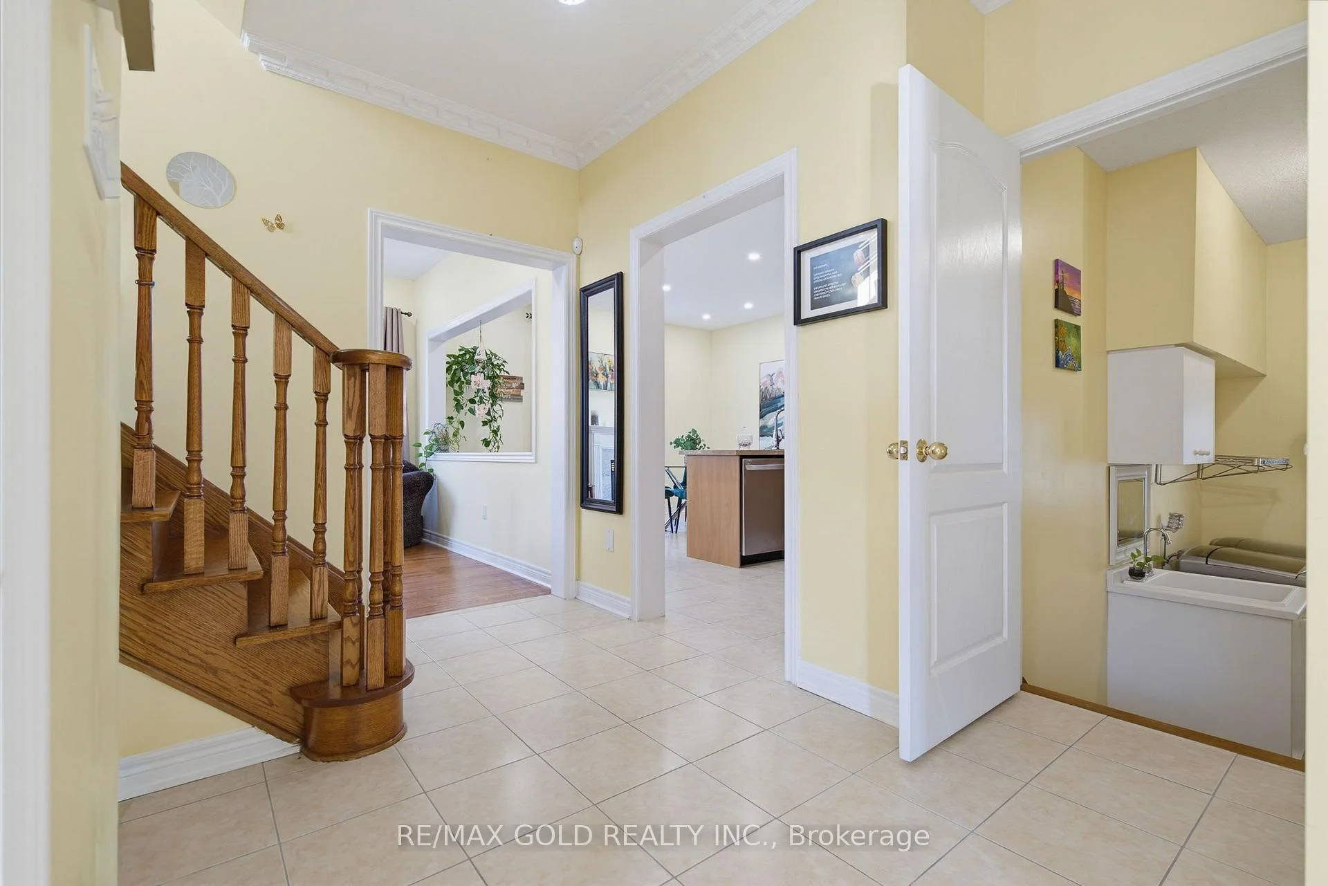 Photo 11 of 57 Quailvalley Drive, Brampton, Sandringham-Wellington — HOMEH