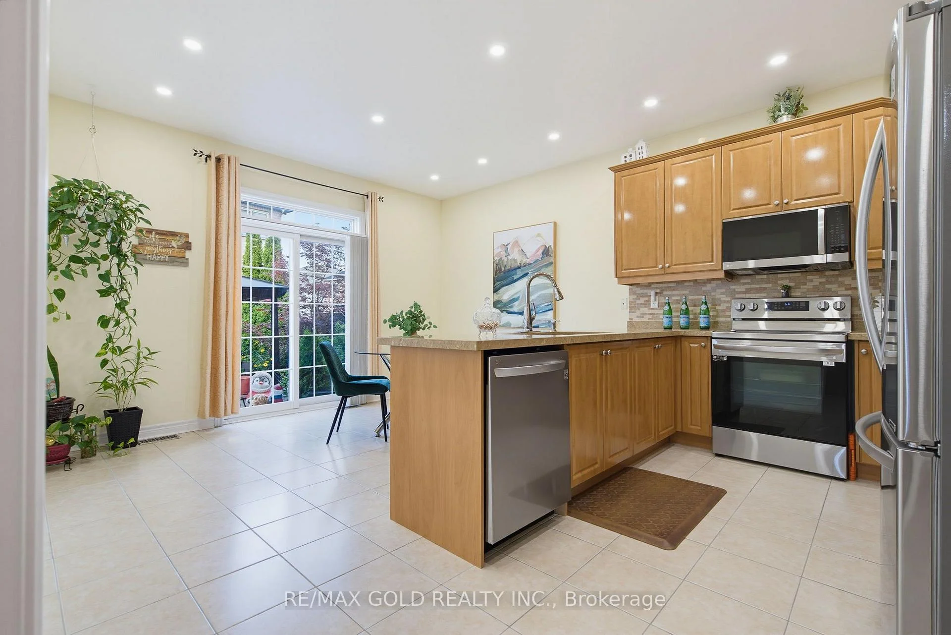 Photo 13 of 57 Quailvalley Drive, Brampton, Sandringham-Wellington — HOMEH