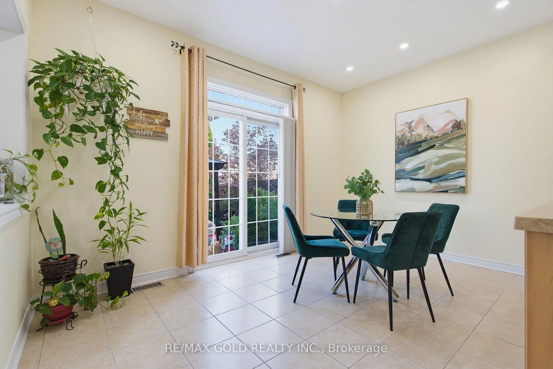 Photo 14 of 57 Quailvalley Drive, Brampton, Sandringham-Wellington — HOMEH