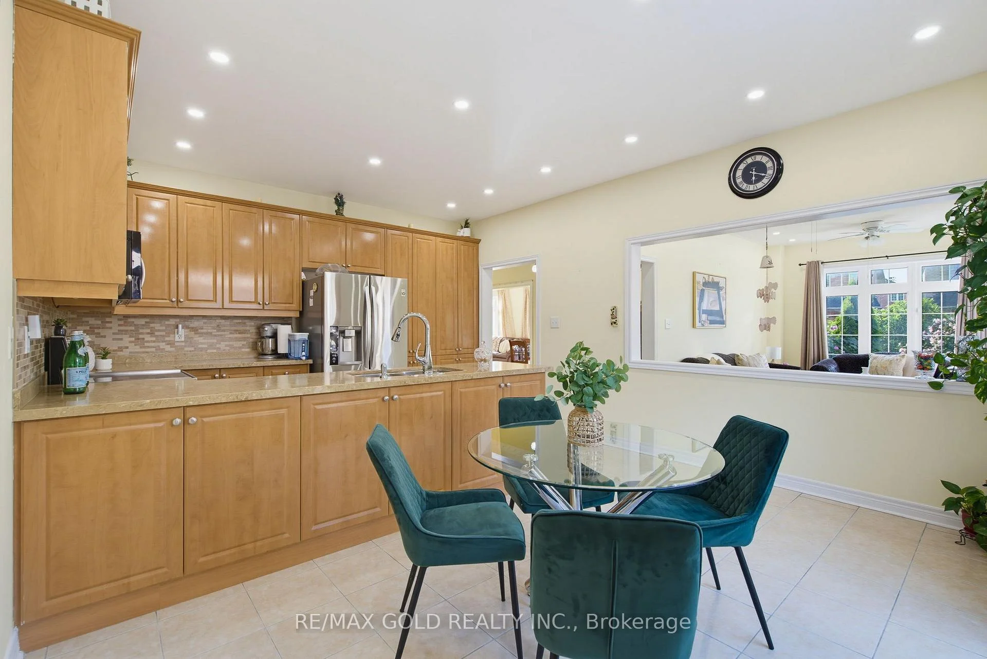 Photo 16 of 57 Quailvalley Drive, Brampton, Sandringham-Wellington — HOMEH