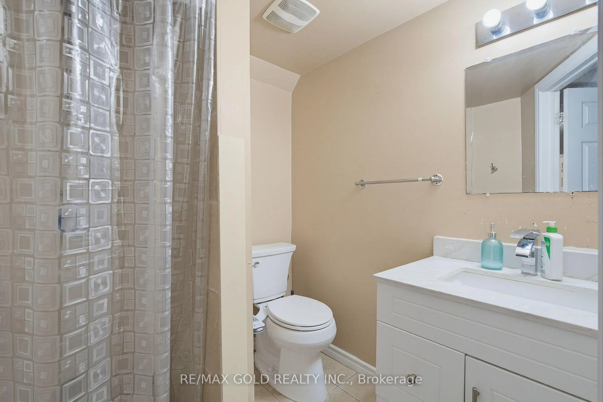 Photo 37 of 57 Quailvalley Drive, Brampton, Sandringham-Wellington — HOMEH