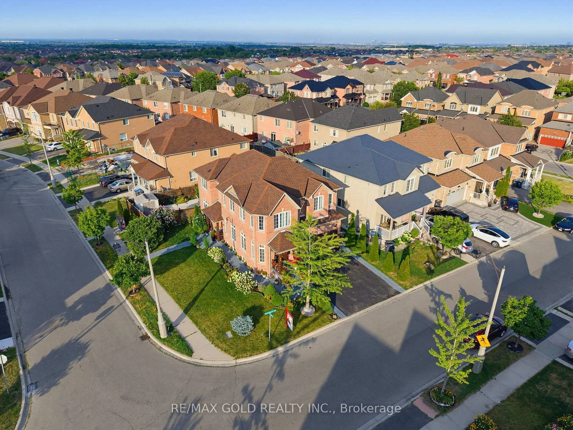 Photo 40 of 57 Quailvalley Drive, Brampton, Sandringham-Wellington — HOMEH