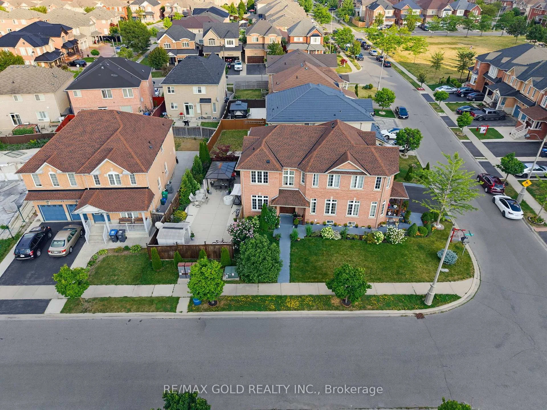 Photo 42 of 57 Quailvalley Drive, Brampton, Sandringham-Wellington — HOMEH