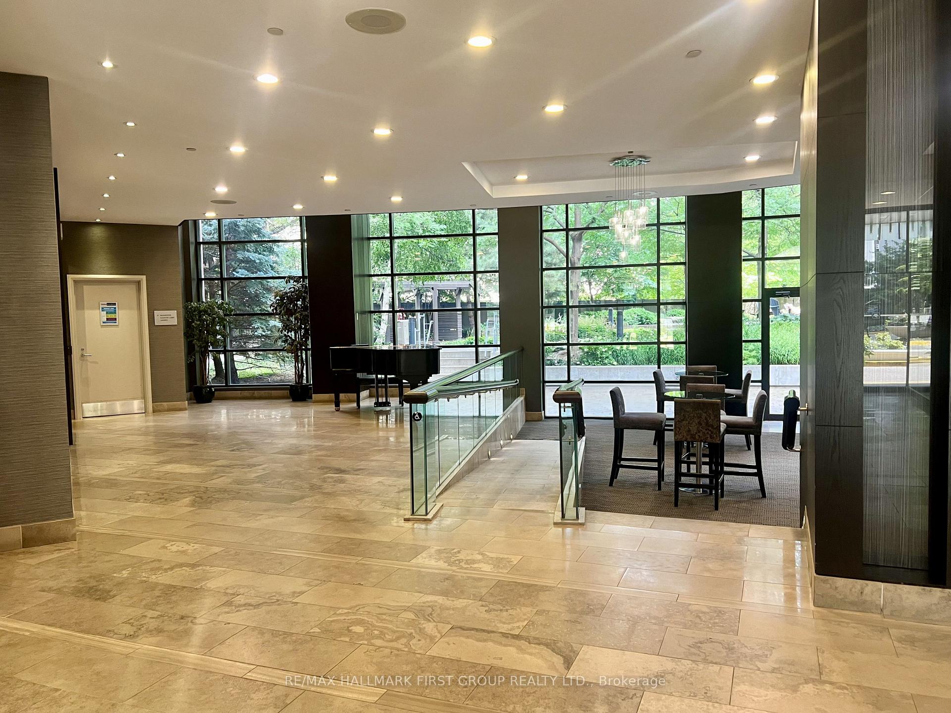 Photo 3 of Unit 806, 33 Sheppard Avenue E, North York, Willowdale East — HOMEH