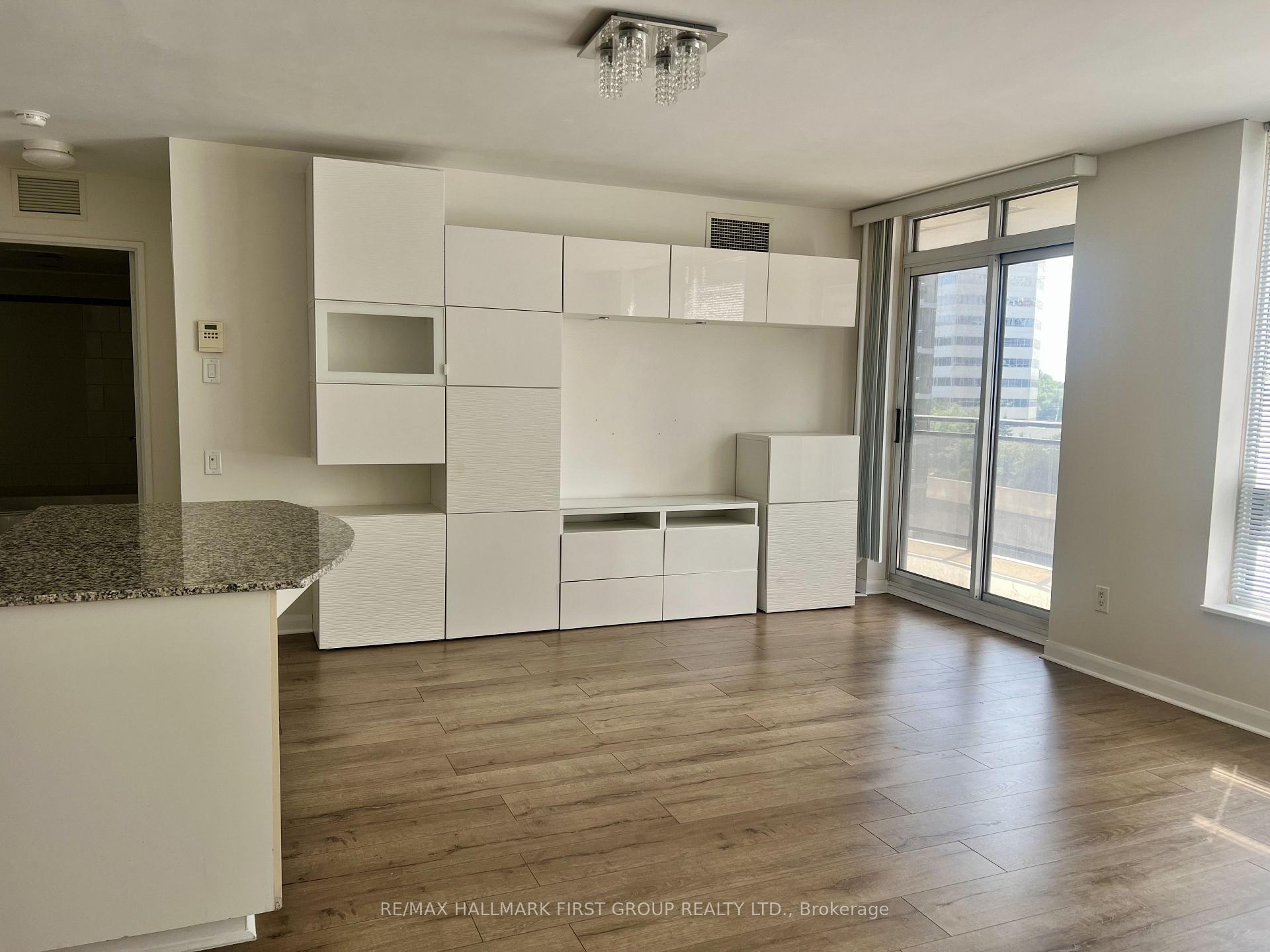Photo 9 of Unit 806, 33 Sheppard Avenue E, North York, Willowdale East — HOMEH