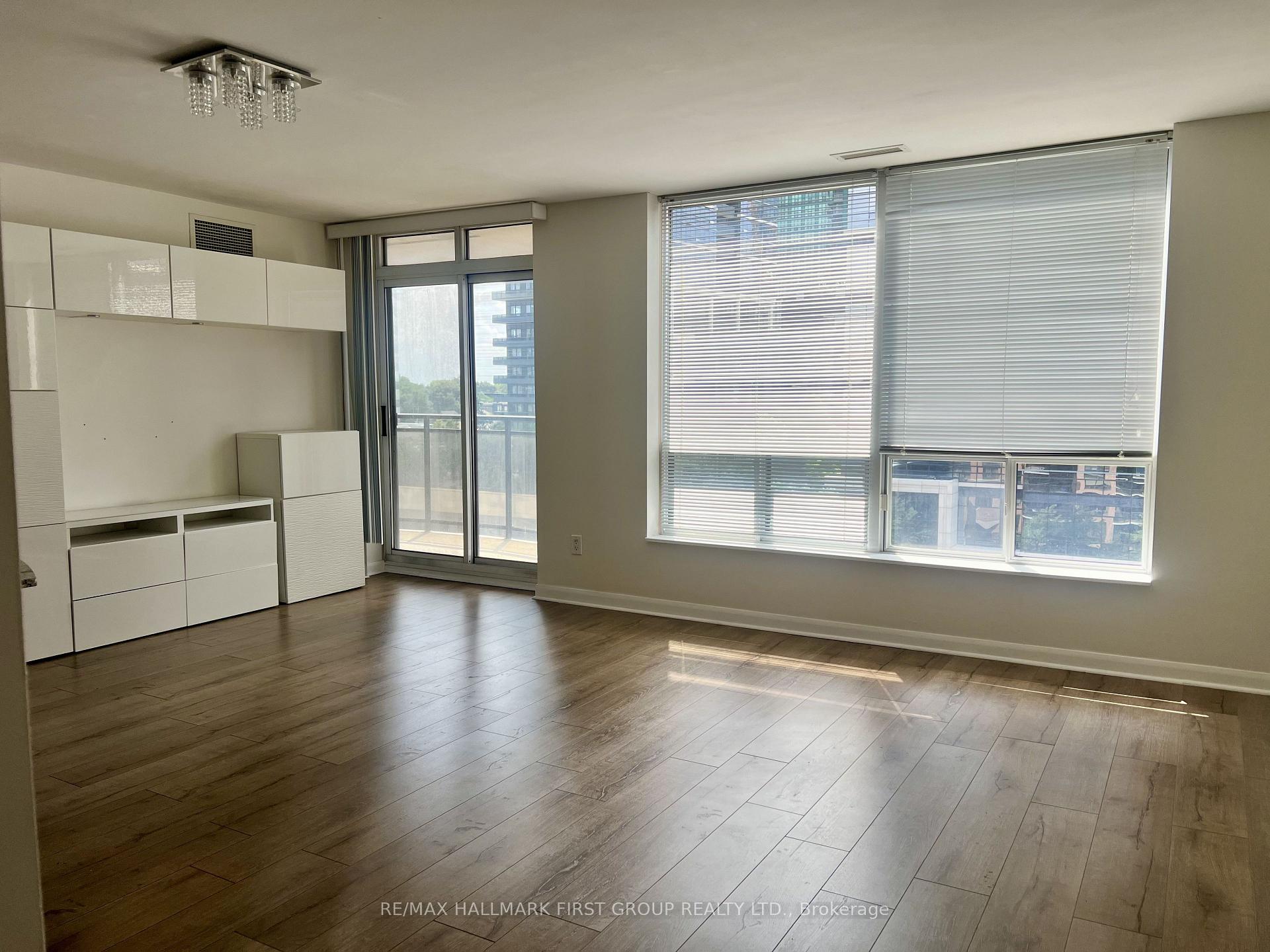 Photo 11 of Unit 806, 33 Sheppard Avenue E, North York, Willowdale East — HOMEH