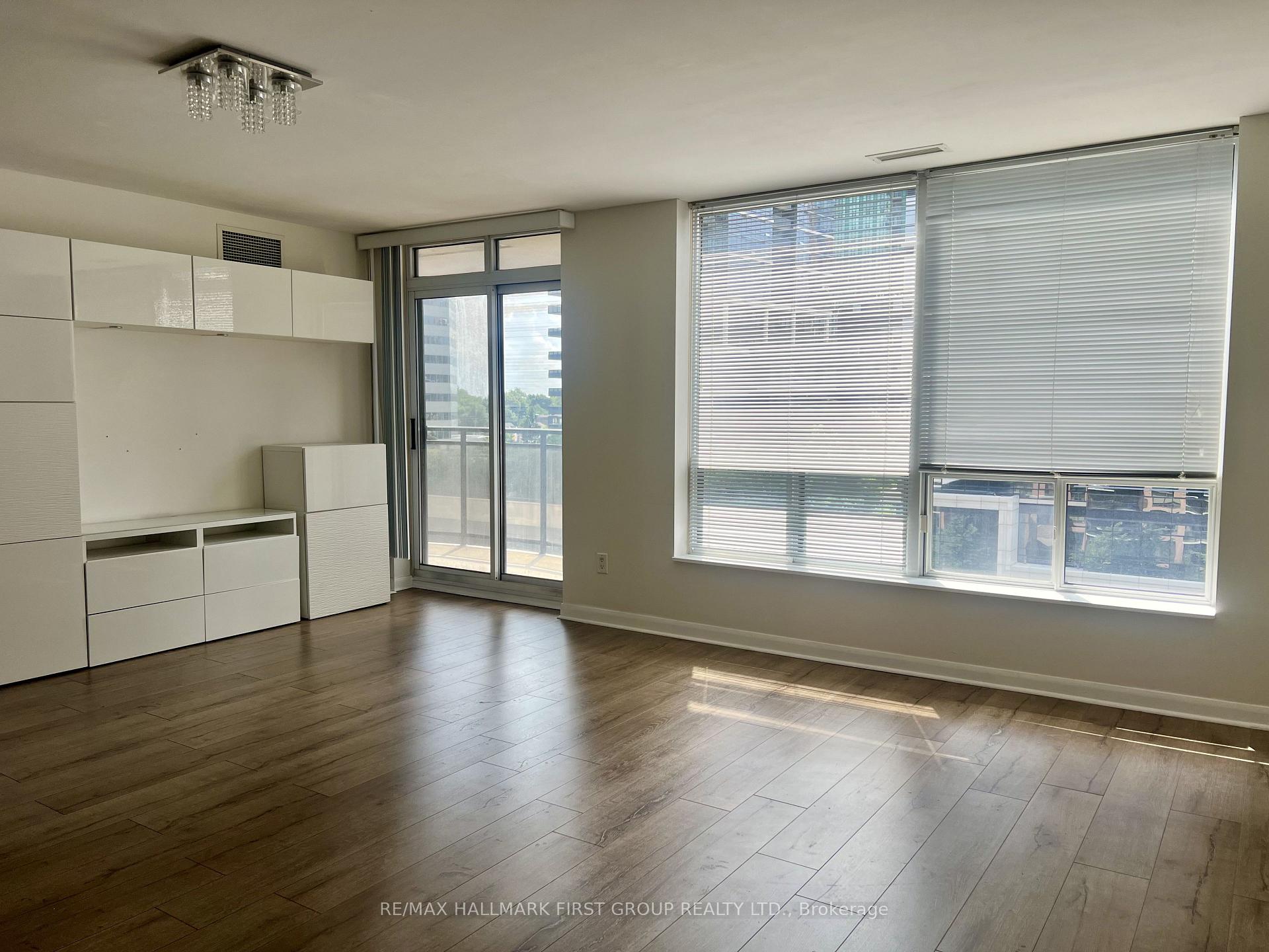 Photo 12 of Unit 806, 33 Sheppard Avenue E, North York, Willowdale East — HOMEH
