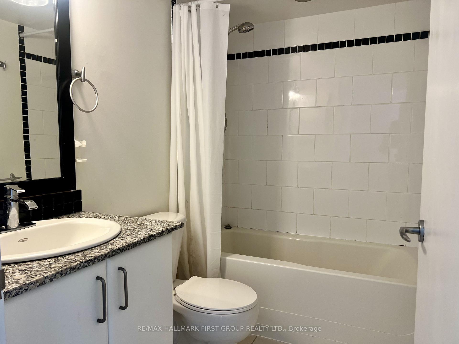 Photo 16 of Unit 806, 33 Sheppard Avenue E, North York, Willowdale East — HOMEH