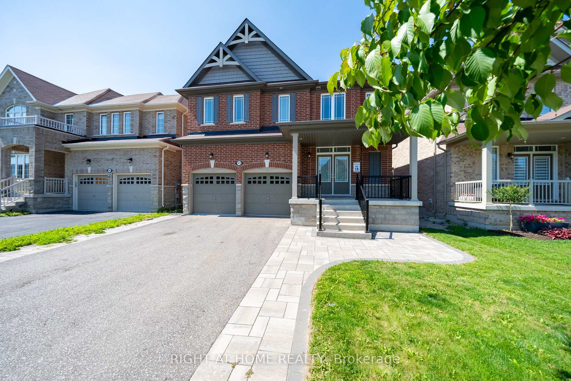 Photo 3 of 972 Green Street, Innisfil, Lefroy — HOMEH