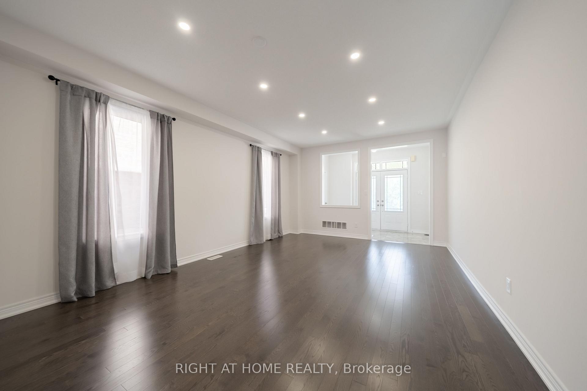 Photo 7 of 972 Green Street, Innisfil, Lefroy — HOMEH