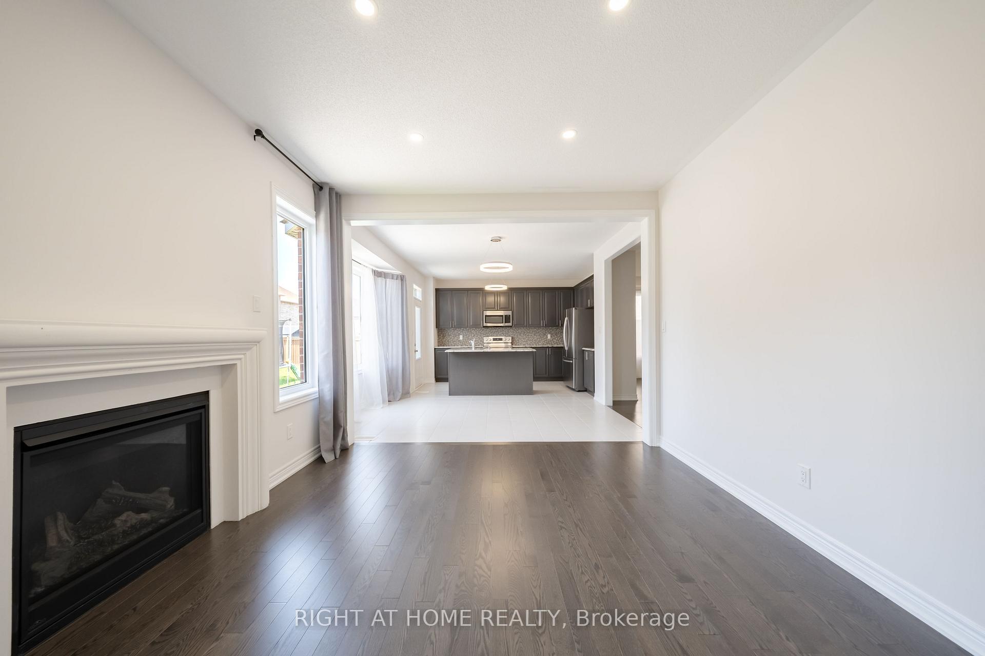 Photo 19 of 972 Green Street, Innisfil, Lefroy — HOMEH