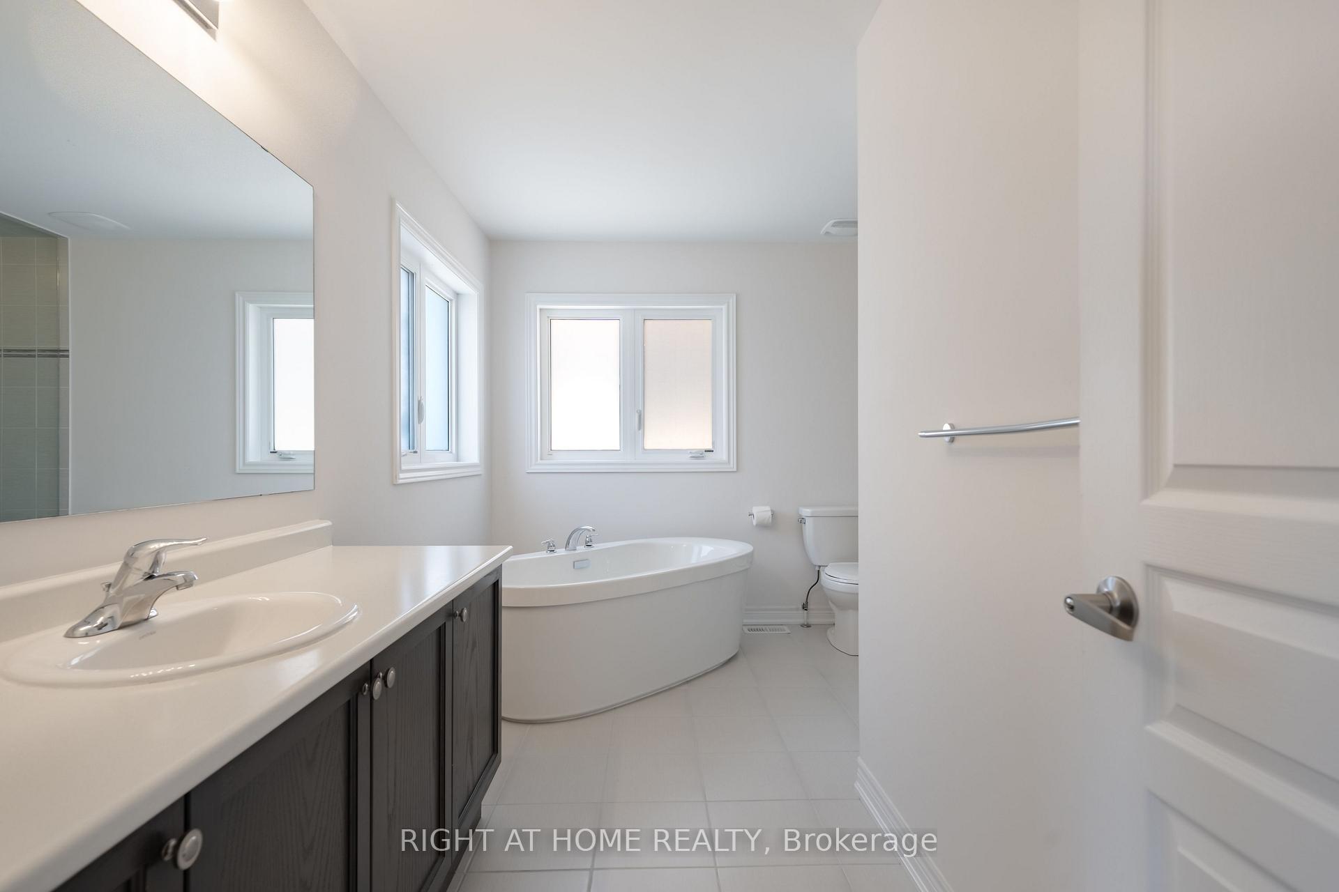Photo 33 of 972 Green Street, Innisfil, Lefroy — HOMEH