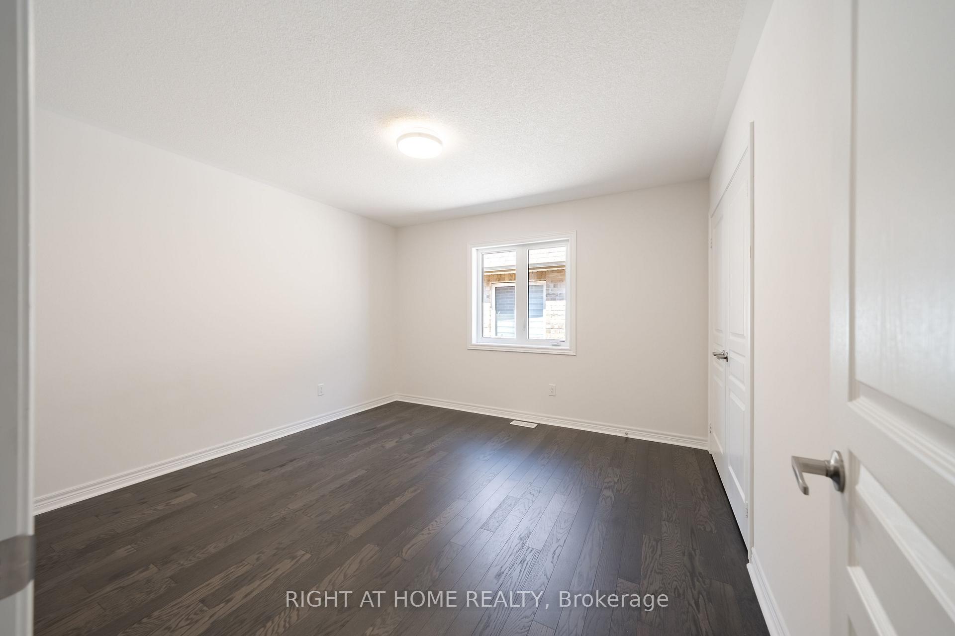 Photo 36 of 972 Green Street, Innisfil, Lefroy — HOMEH