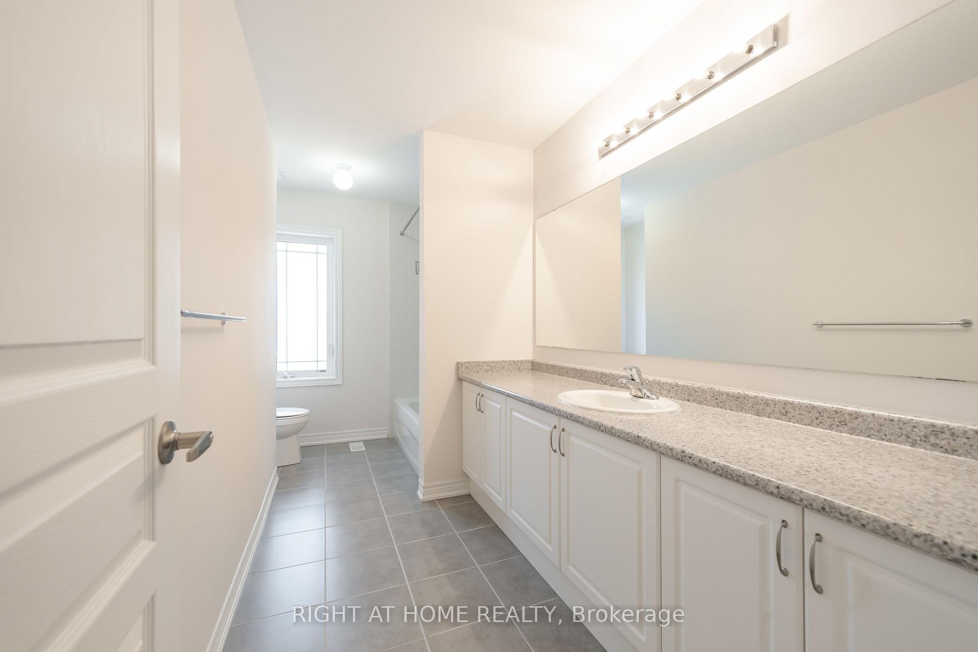 Photo 40 of 972 Green Street, Innisfil, Lefroy — HOMEH