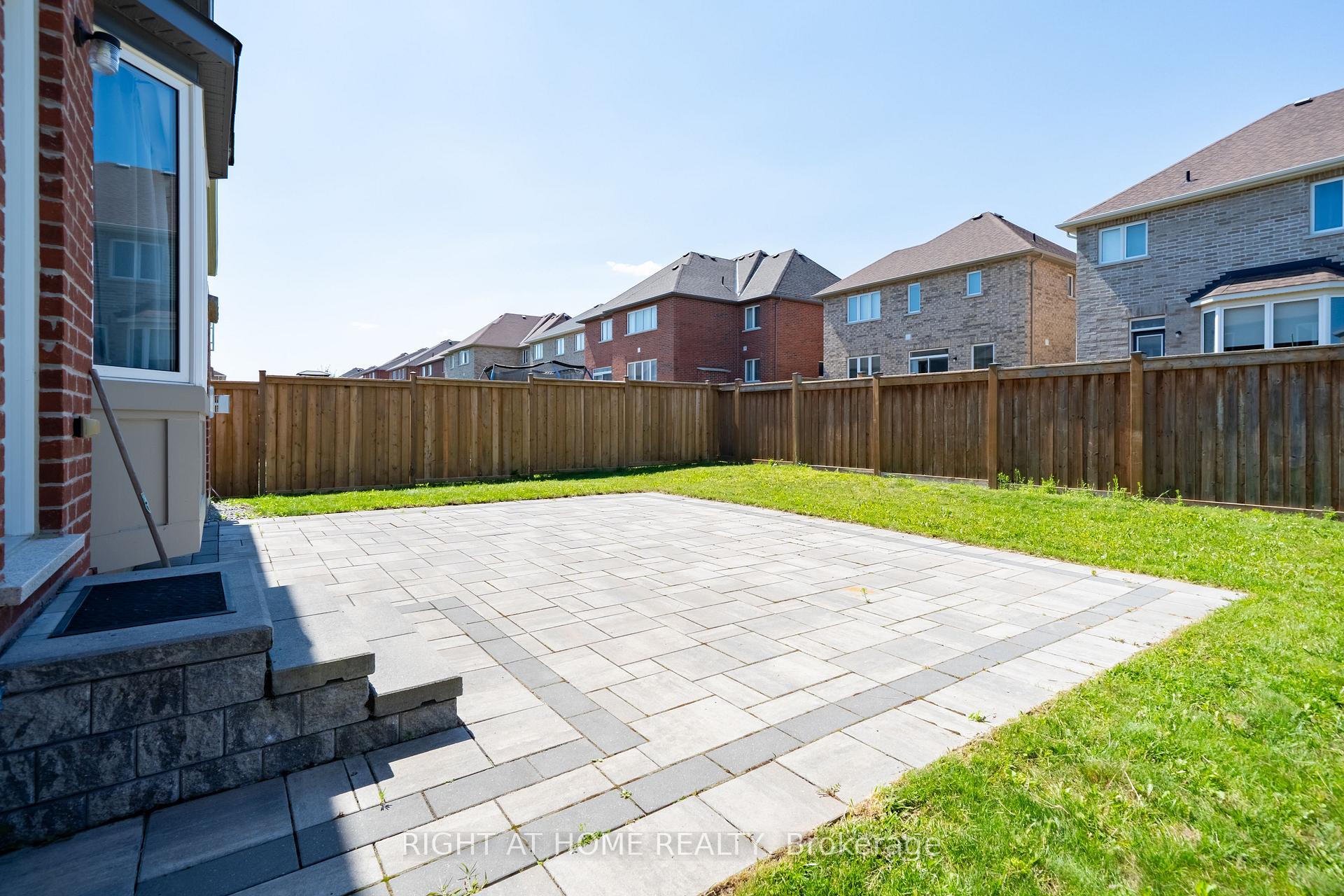 Photo 45 of 972 Green Street, Innisfil, Lefroy — HOMEH