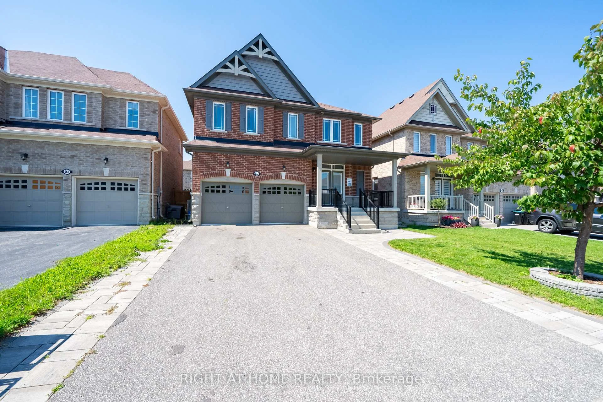 Photo 5 of 972 Green Street, Innisfil, Lefroy — HOMEH