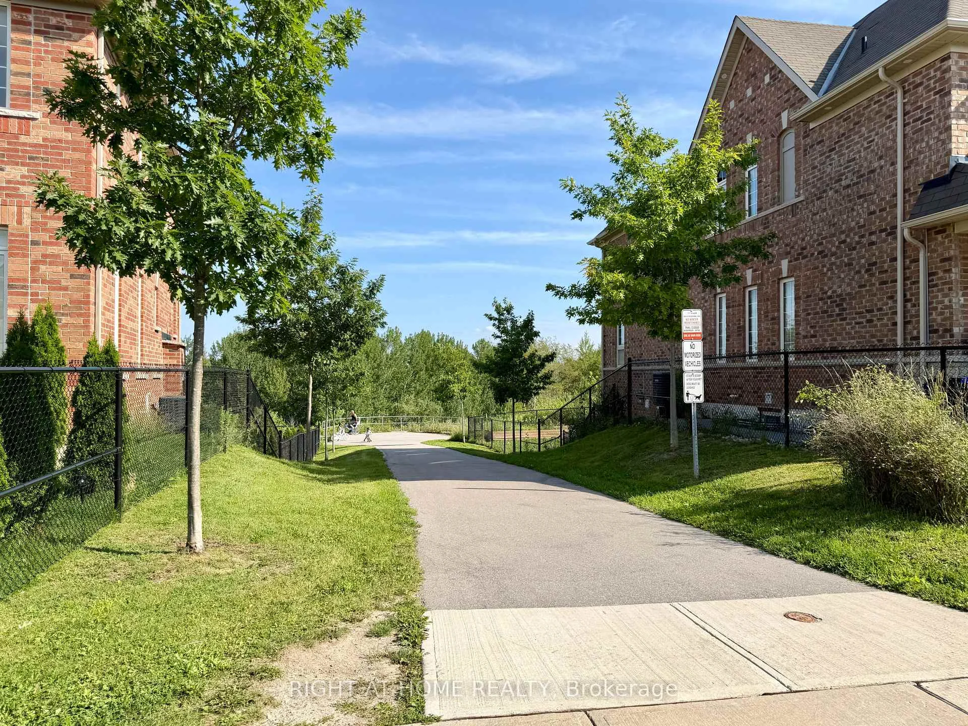 Photo 55 of 972 Green Street, Innisfil, Lefroy — HOMEH