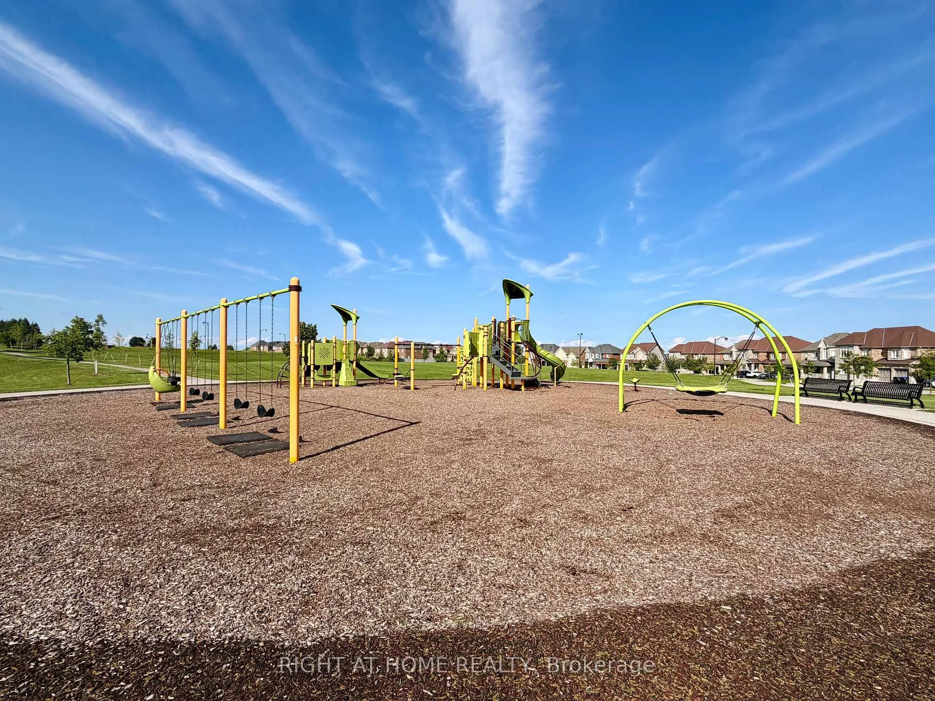 Photo 58 of 972 Green Street, Innisfil, Lefroy — HOMEH