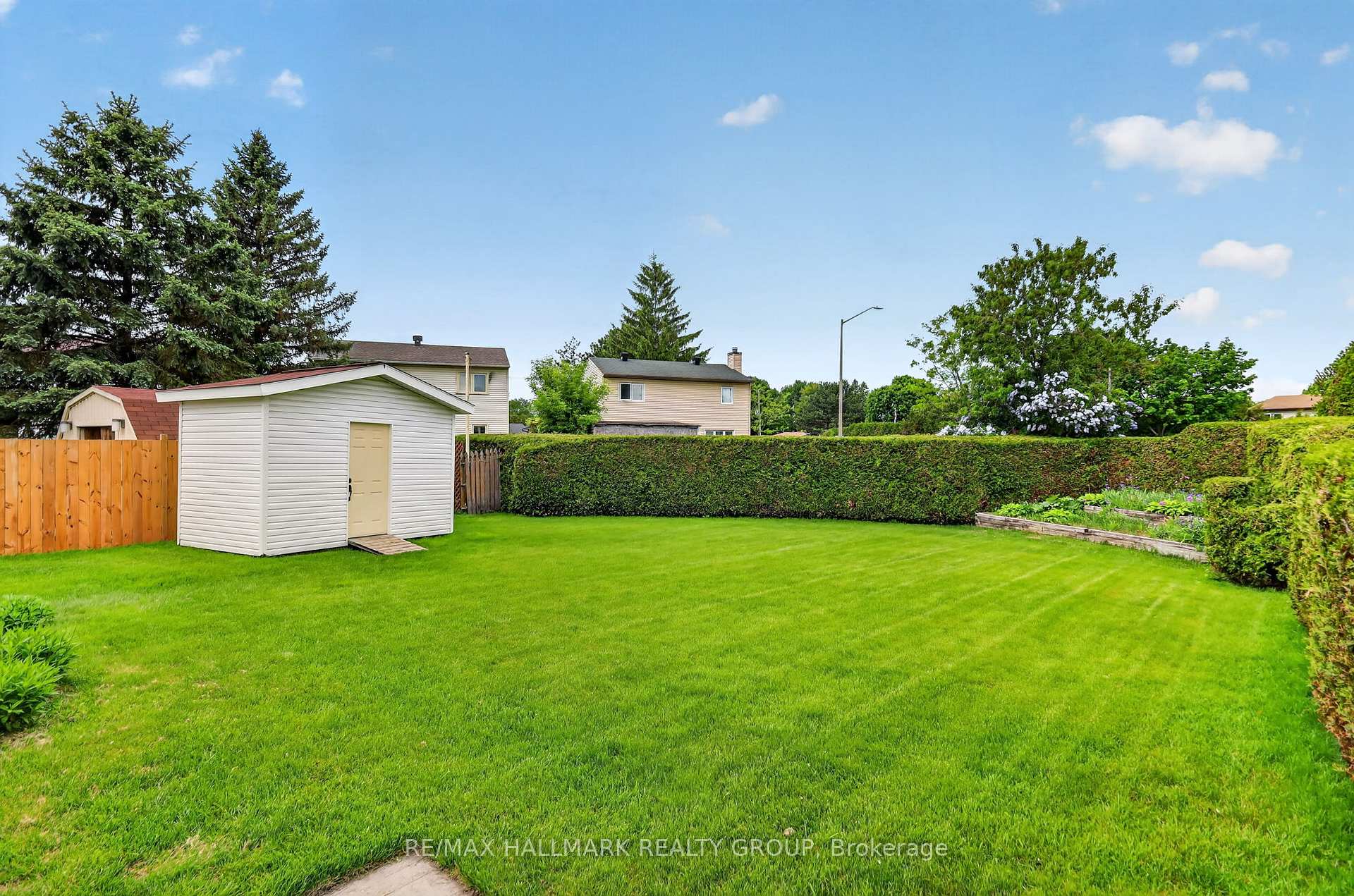 Photo 4 of 1463 Kamouraska Circle, Ottawa, Chateauneuf — HOMEH