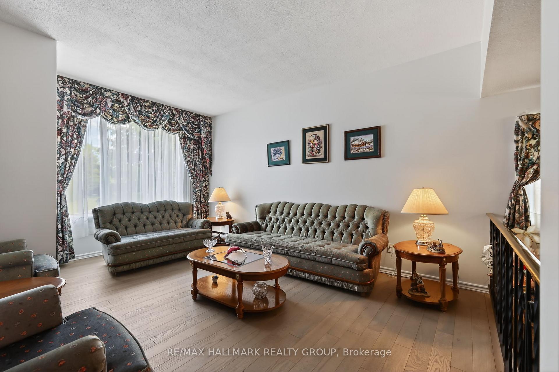 Photo 5 of 1463 Kamouraska Circle, Ottawa, Chateauneuf — HOMEH