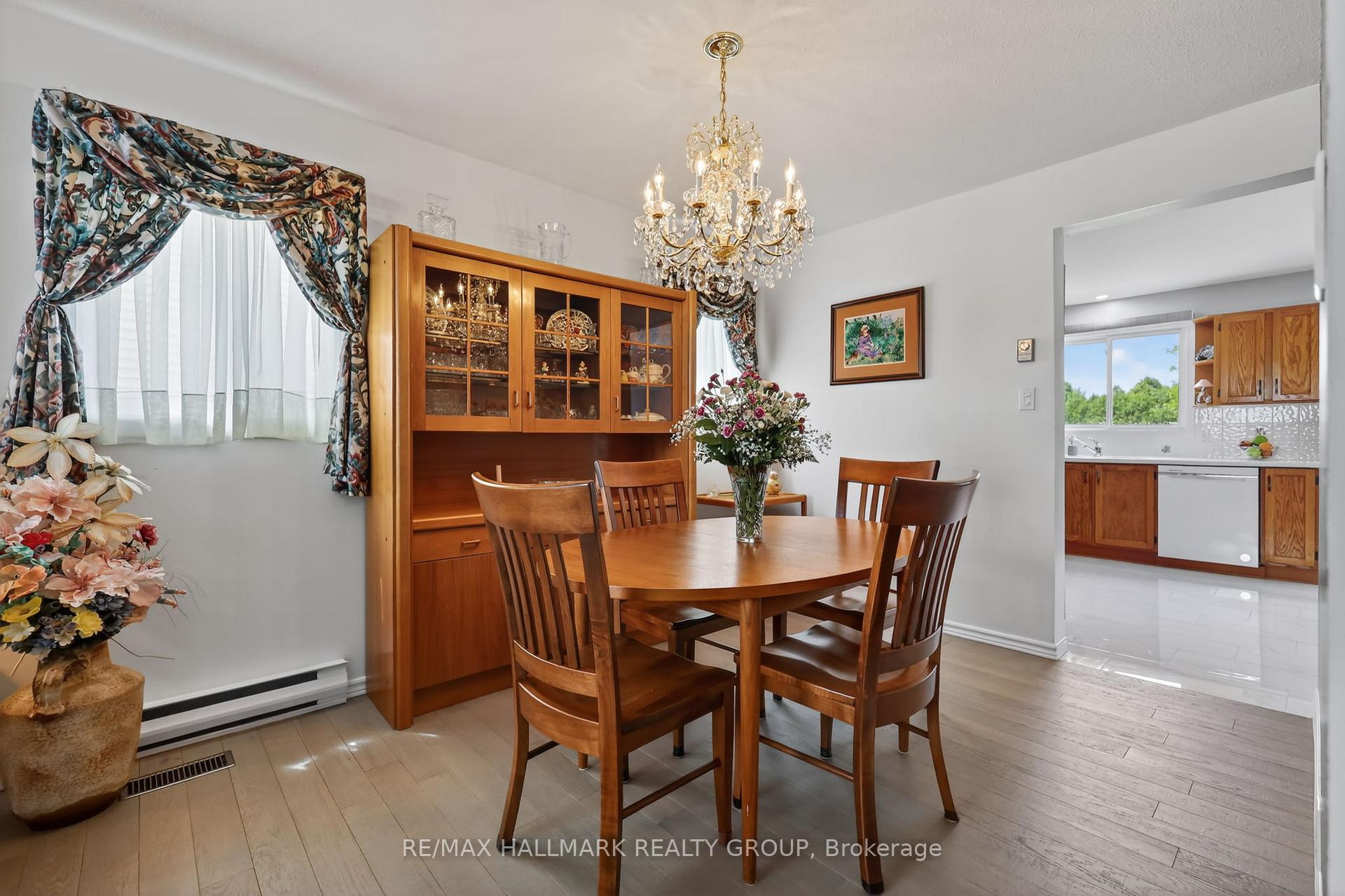 Photo 8 of 1463 Kamouraska Circle, Ottawa, Chateauneuf — HOMEH