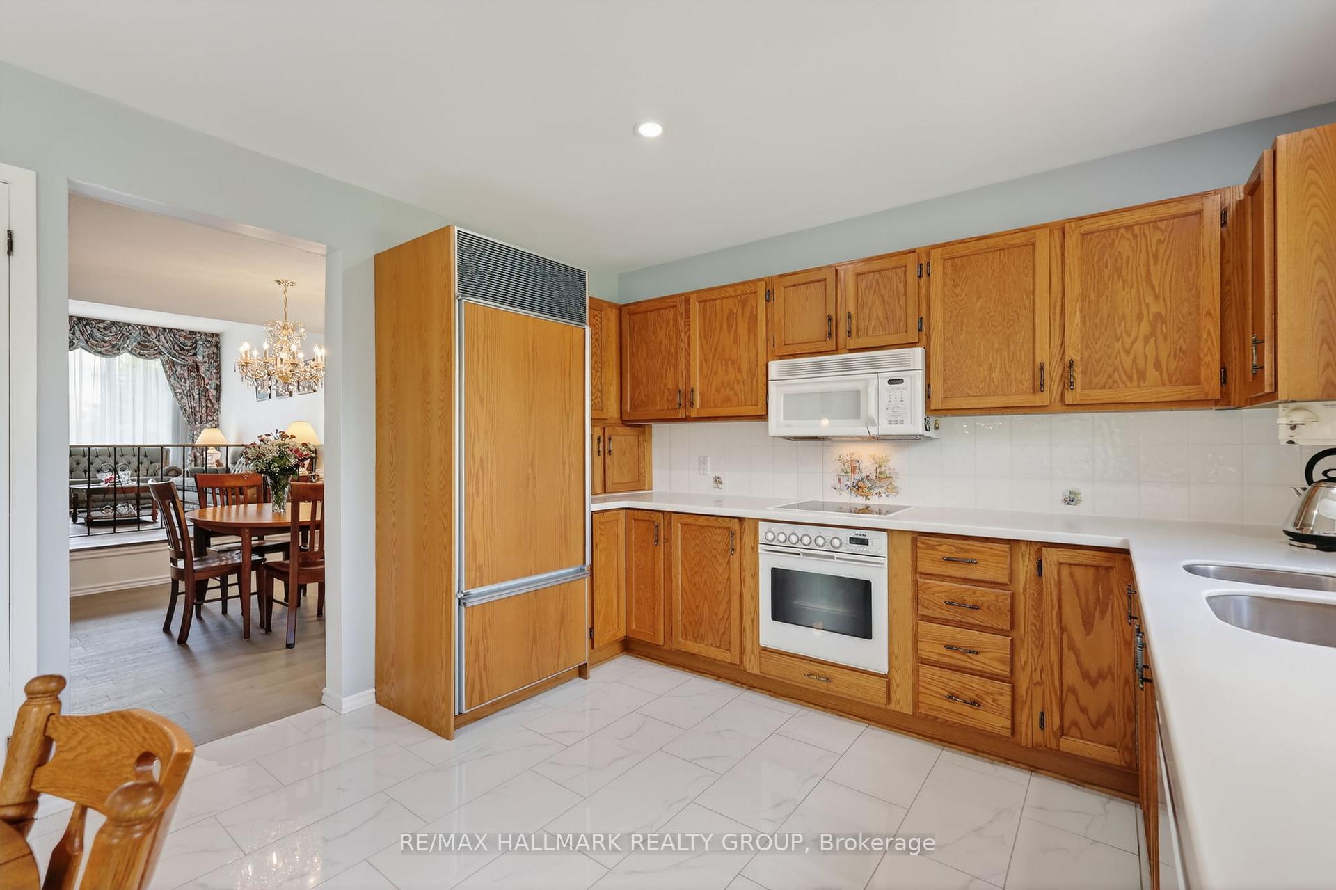 Photo 11 of 1463 Kamouraska Circle, Ottawa, Chateauneuf — HOMEH