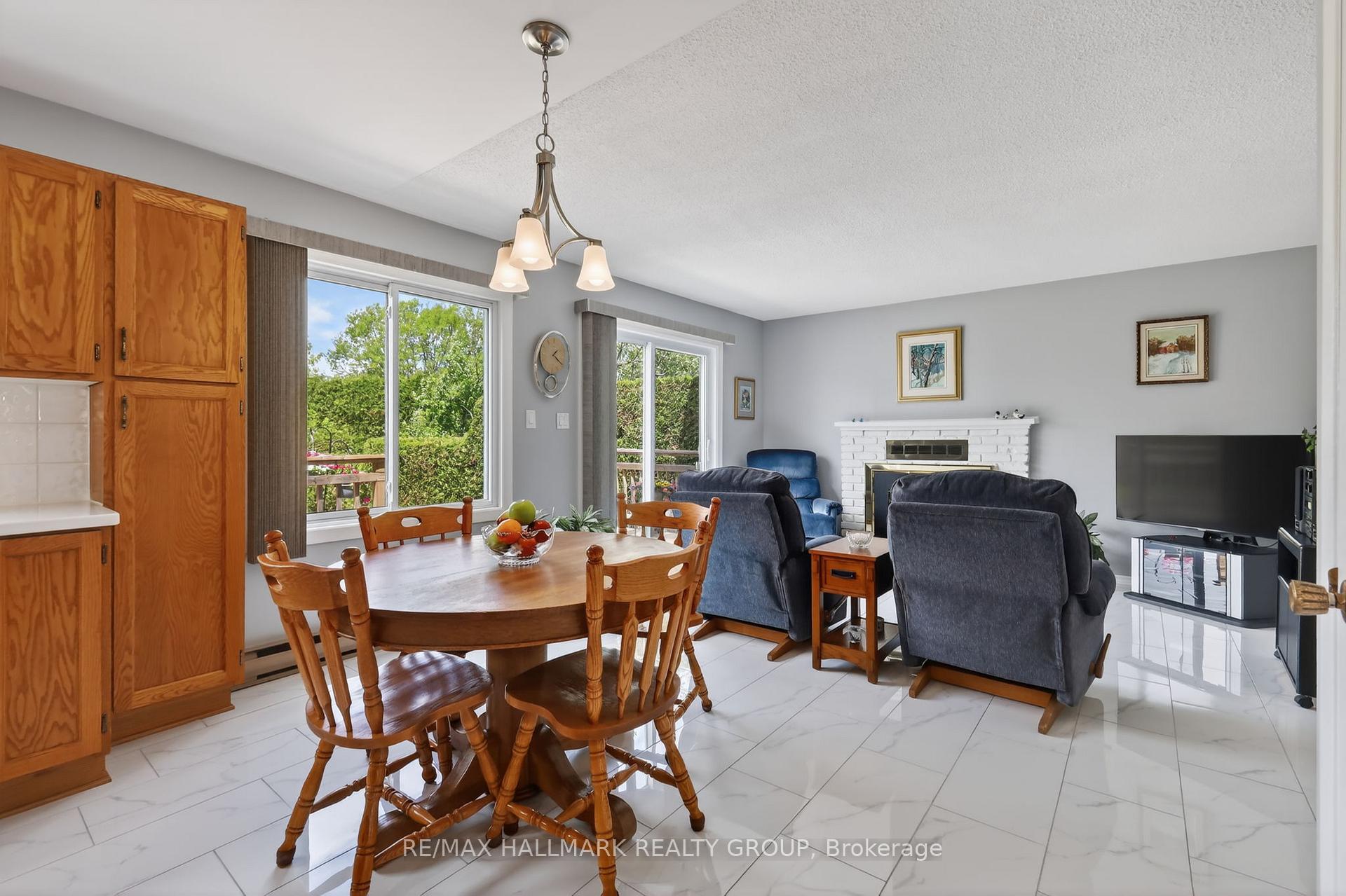 Photo 13 of 1463 Kamouraska Circle, Ottawa, Chateauneuf — HOMEH