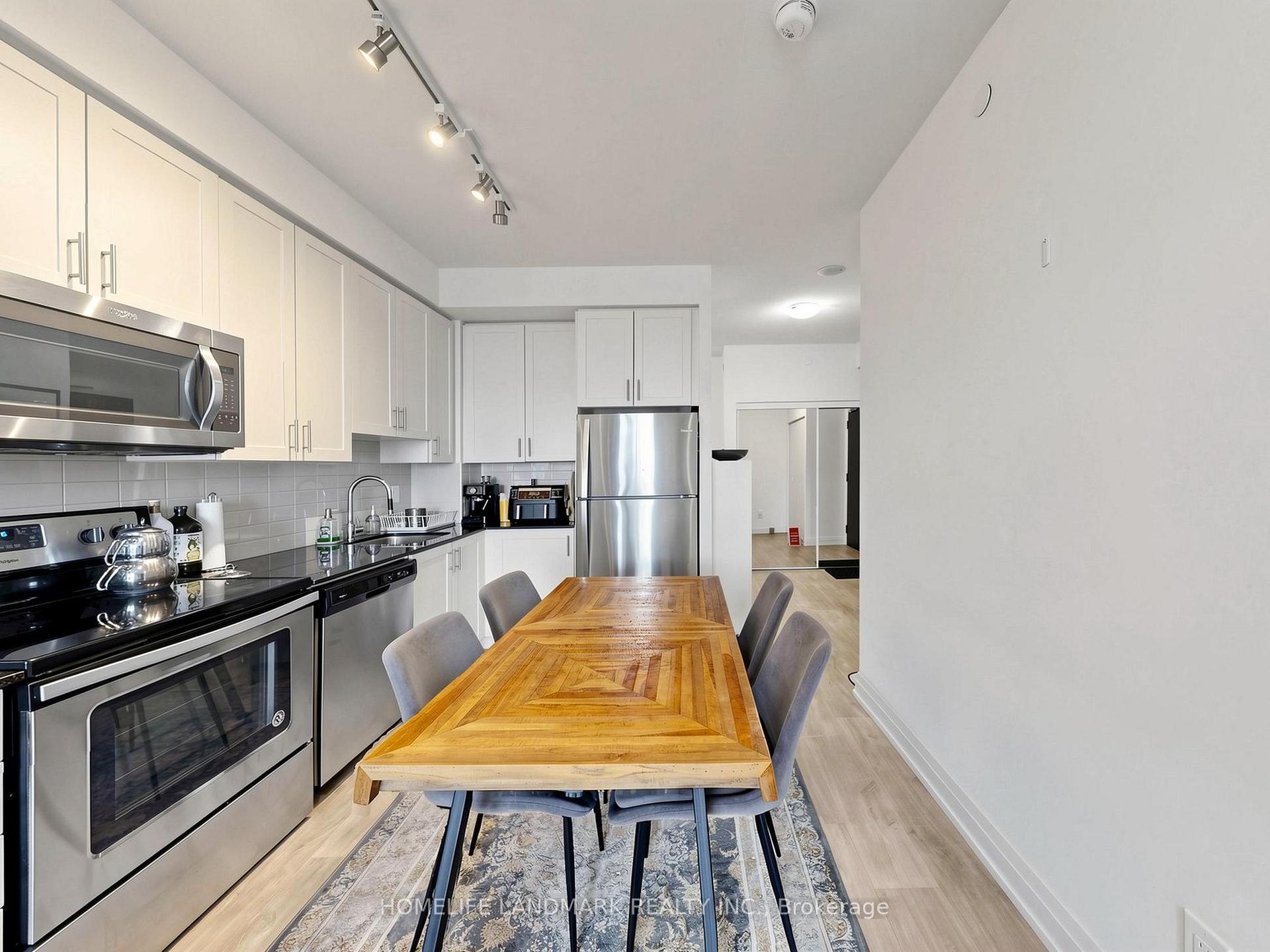 Photo 9 of Unit 2212, 3700 Highway 7 Road, Vaughan, Vaughan Corporate Centre — HOMEH